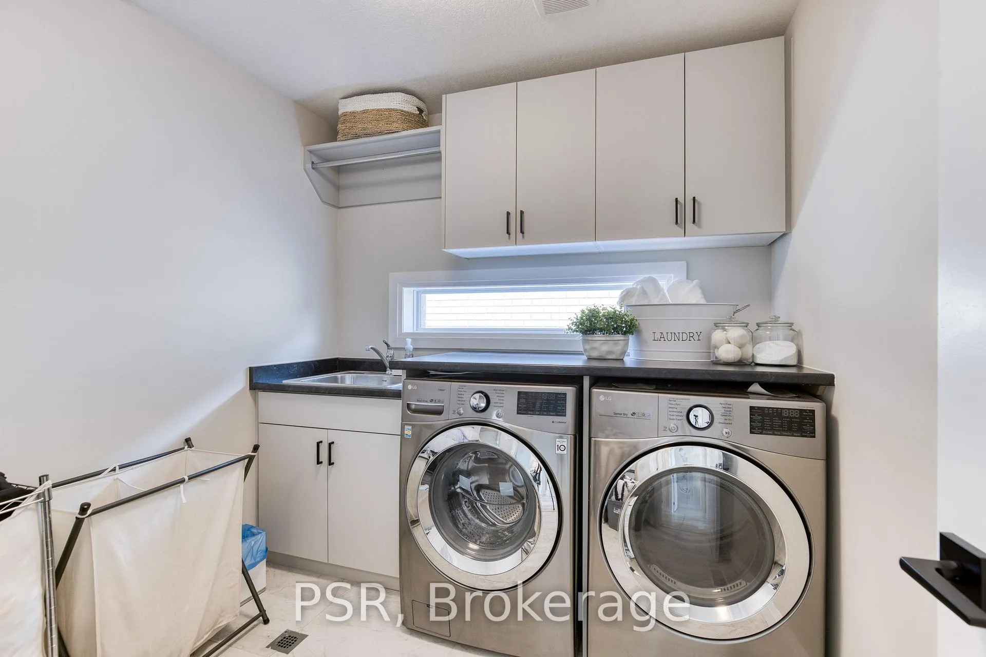 Photo 36 of 545 Doonwoods Crescent, Kitchener — HOMEH