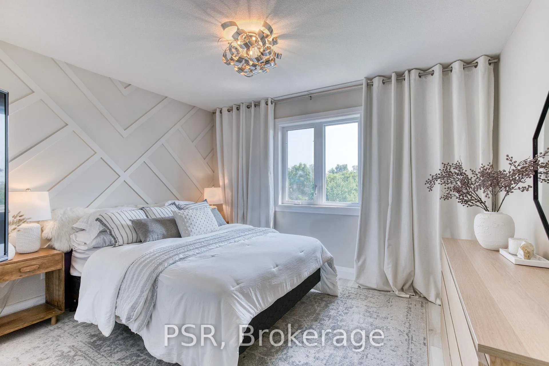 Photo 37 of 545 Doonwoods Crescent, Kitchener — HOMEH