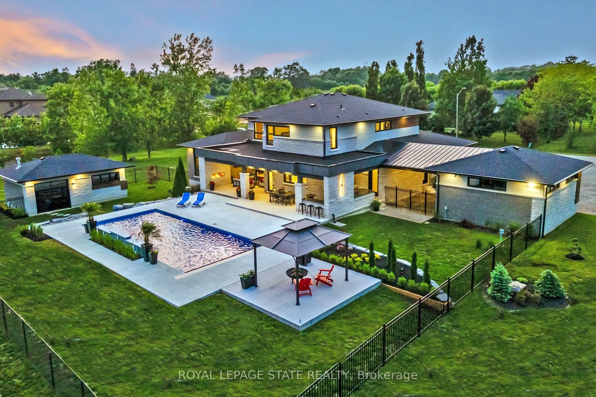 Photo 2 of 6 Shakespeare Road, Hamilton, Greensville — HOMEH
