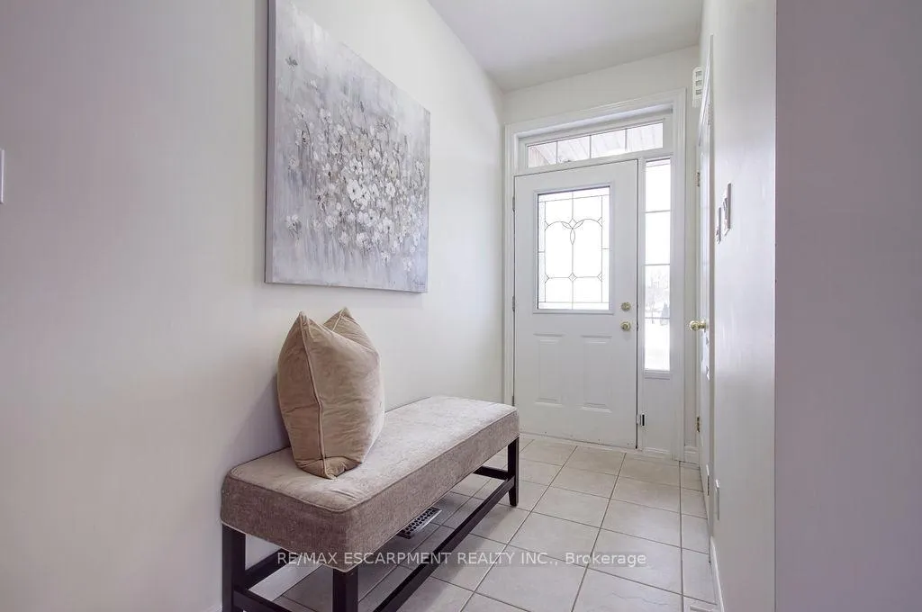 Photo 3 of 2446 Sutton Drive, Burlington, Orchard — HOMEH