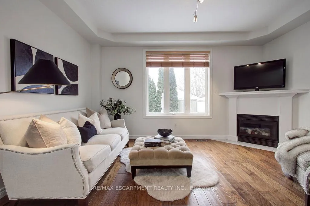 Photo 9 of 2446 Sutton Drive, Burlington, Orchard — HOMEH