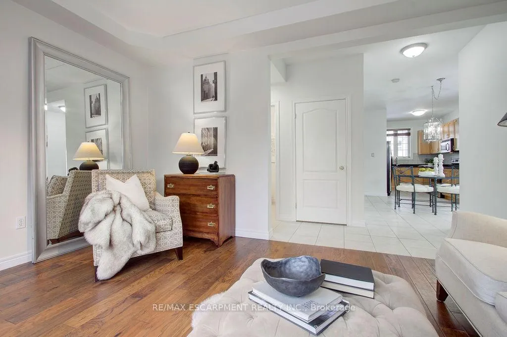Photo 10 of 2446 Sutton Drive, Burlington, Orchard — HOMEH