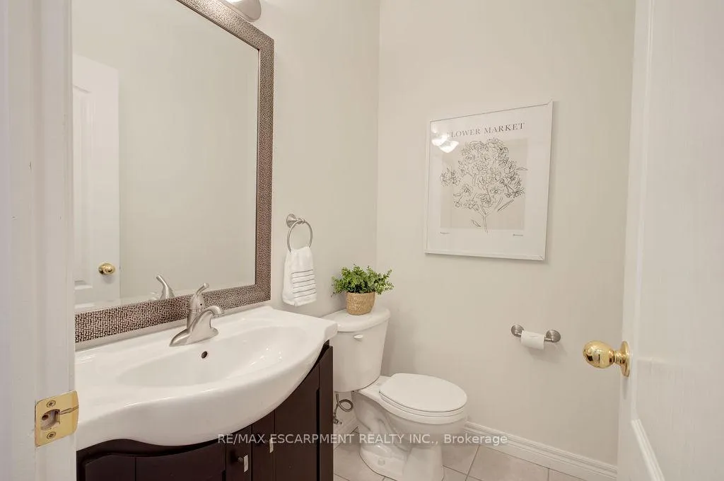 Photo 11 of 2446 Sutton Drive, Burlington, Orchard — HOMEH