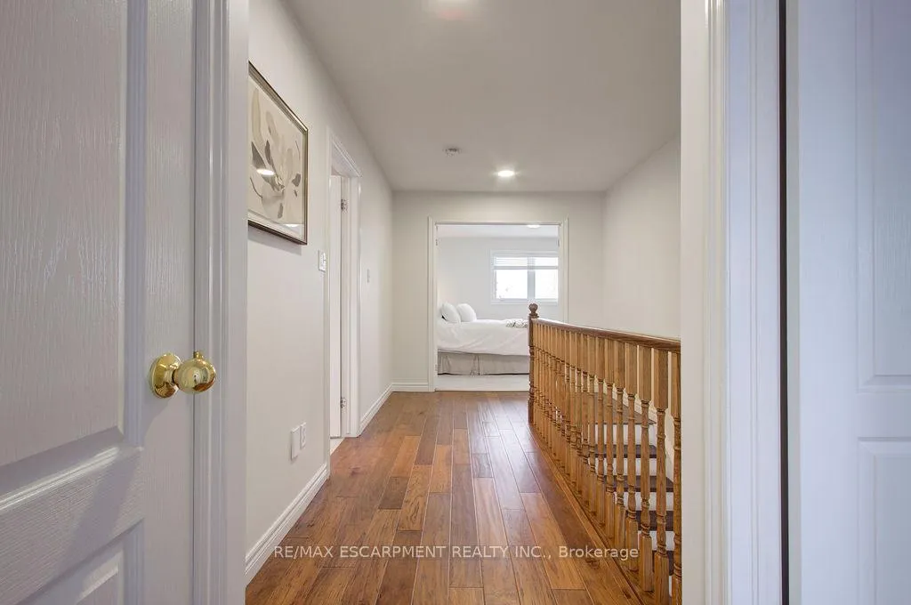 Photo 20 of 2446 Sutton Drive, Burlington, Orchard — HOMEH