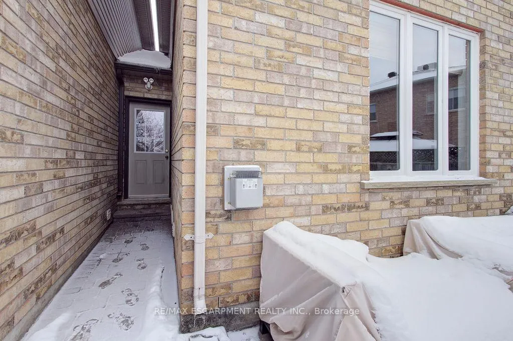 Photo 25 of 2446 Sutton Drive, Burlington, Orchard — HOMEH