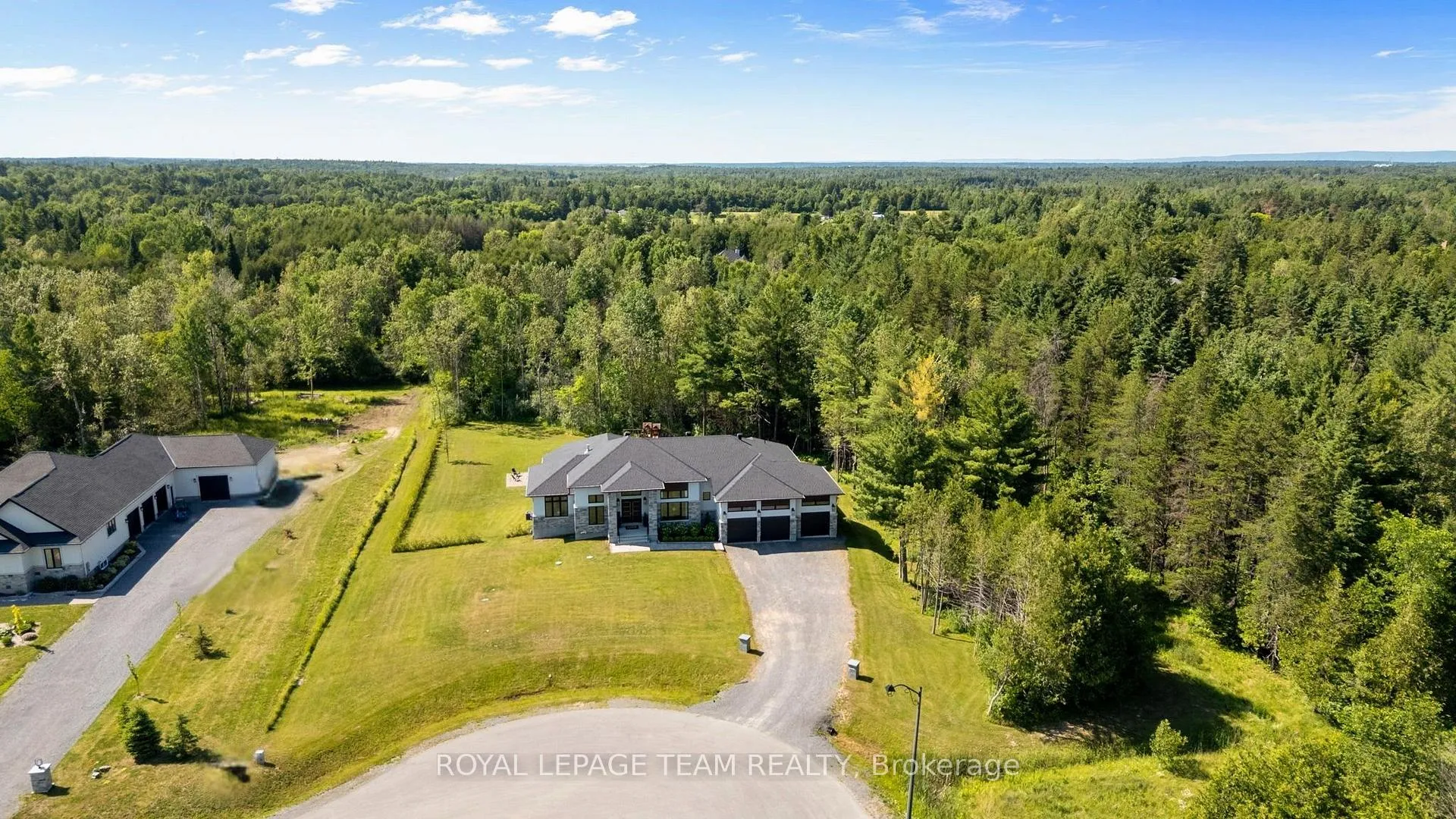 Photo 3 of 216 Shamus Way, Ottawa, Huntley Ward (South West) — HOMEH