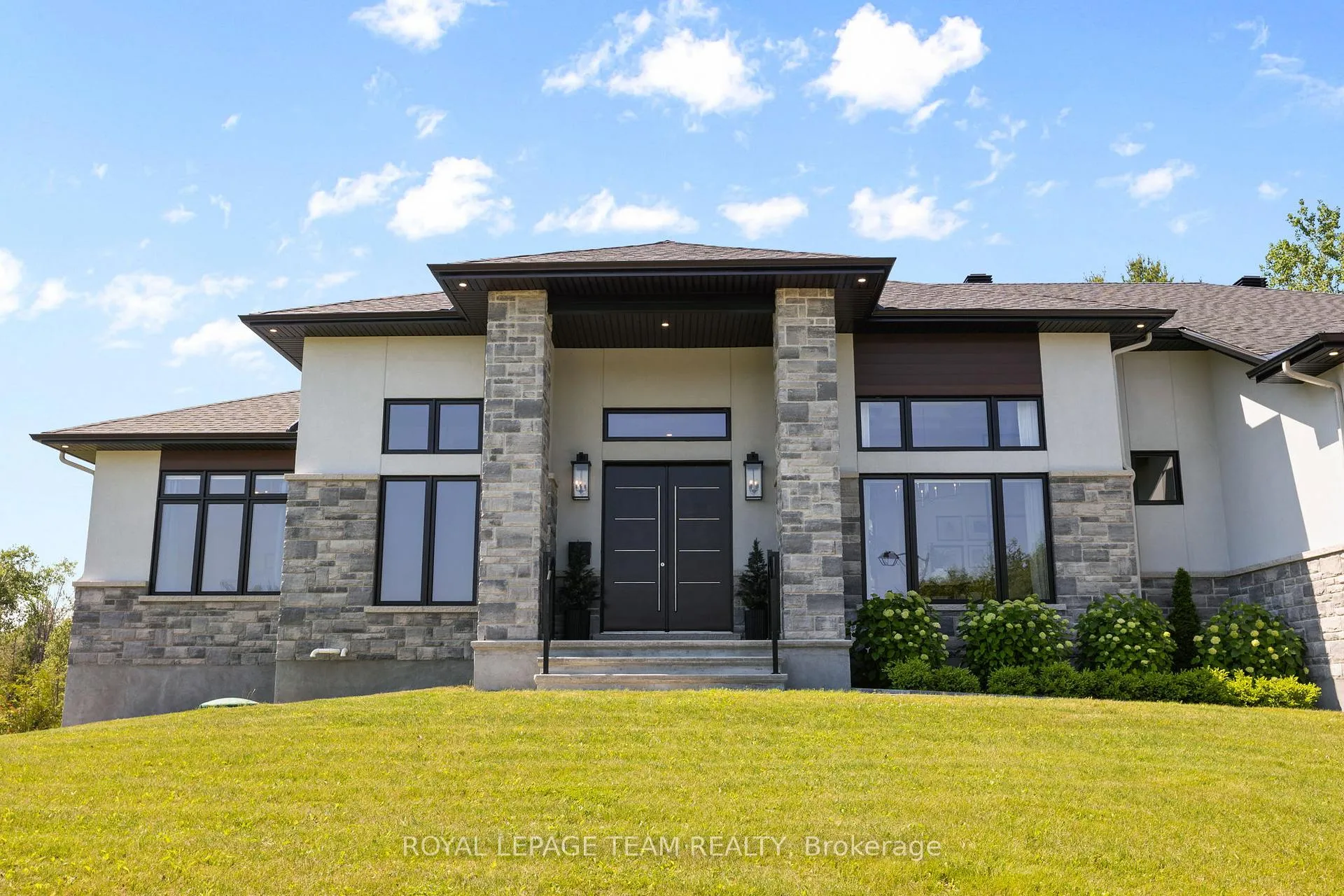 Photo 5 of 216 Shamus Way, Ottawa, Huntley Ward (South West) — HOMEH