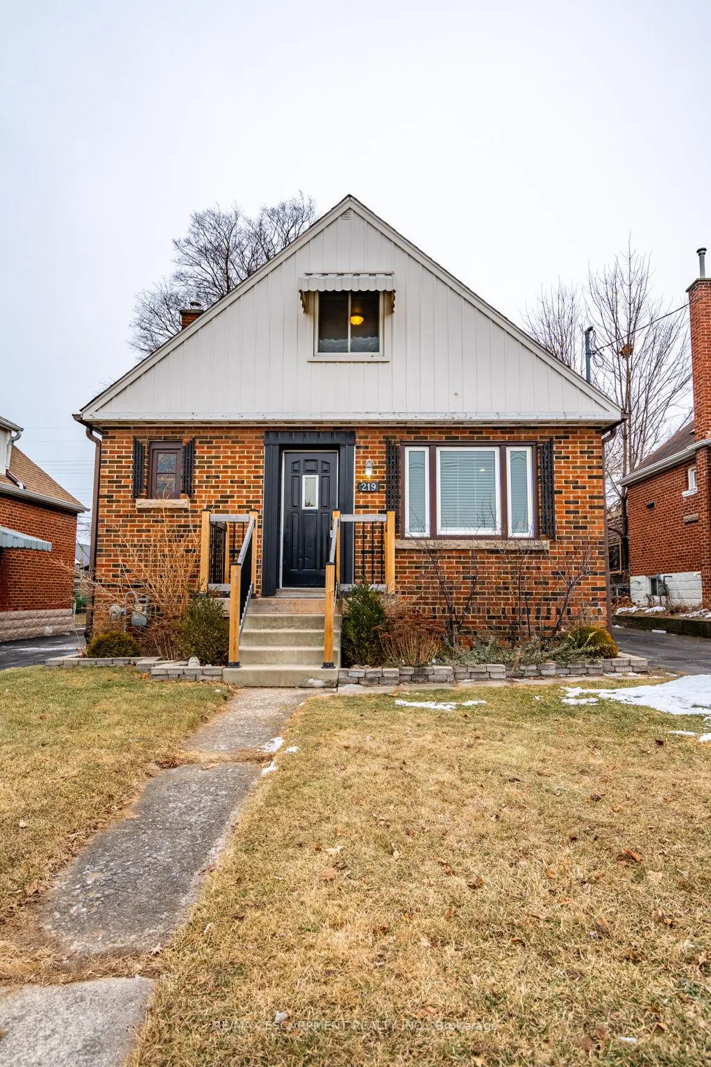 Photo 1 of 219 Rodgers Road, Hamilton, Bartonville — HOMEH