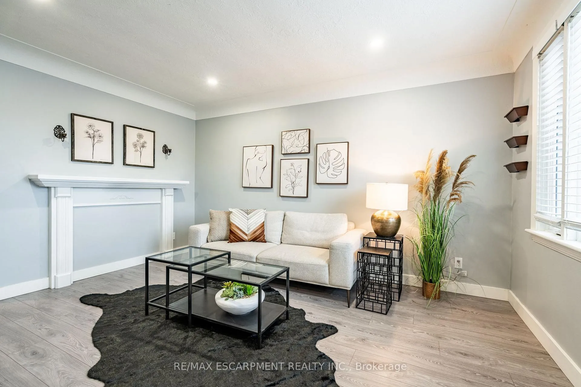 Photo 4 of 219 Rodgers Road, Hamilton, Bartonville — HOMEH