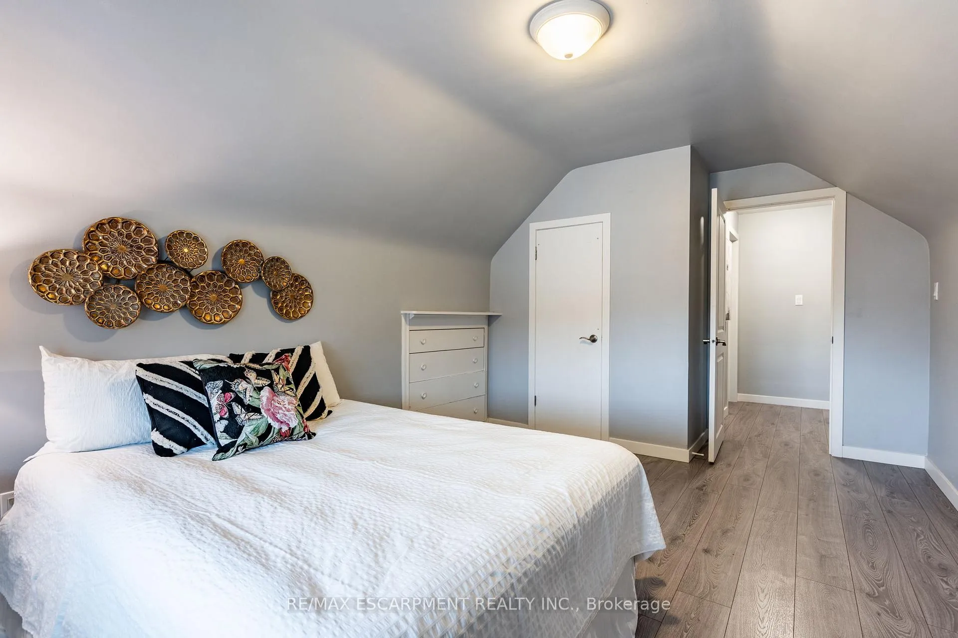 Photo 21 of 219 Rodgers Road, Hamilton, Bartonville — HOMEH