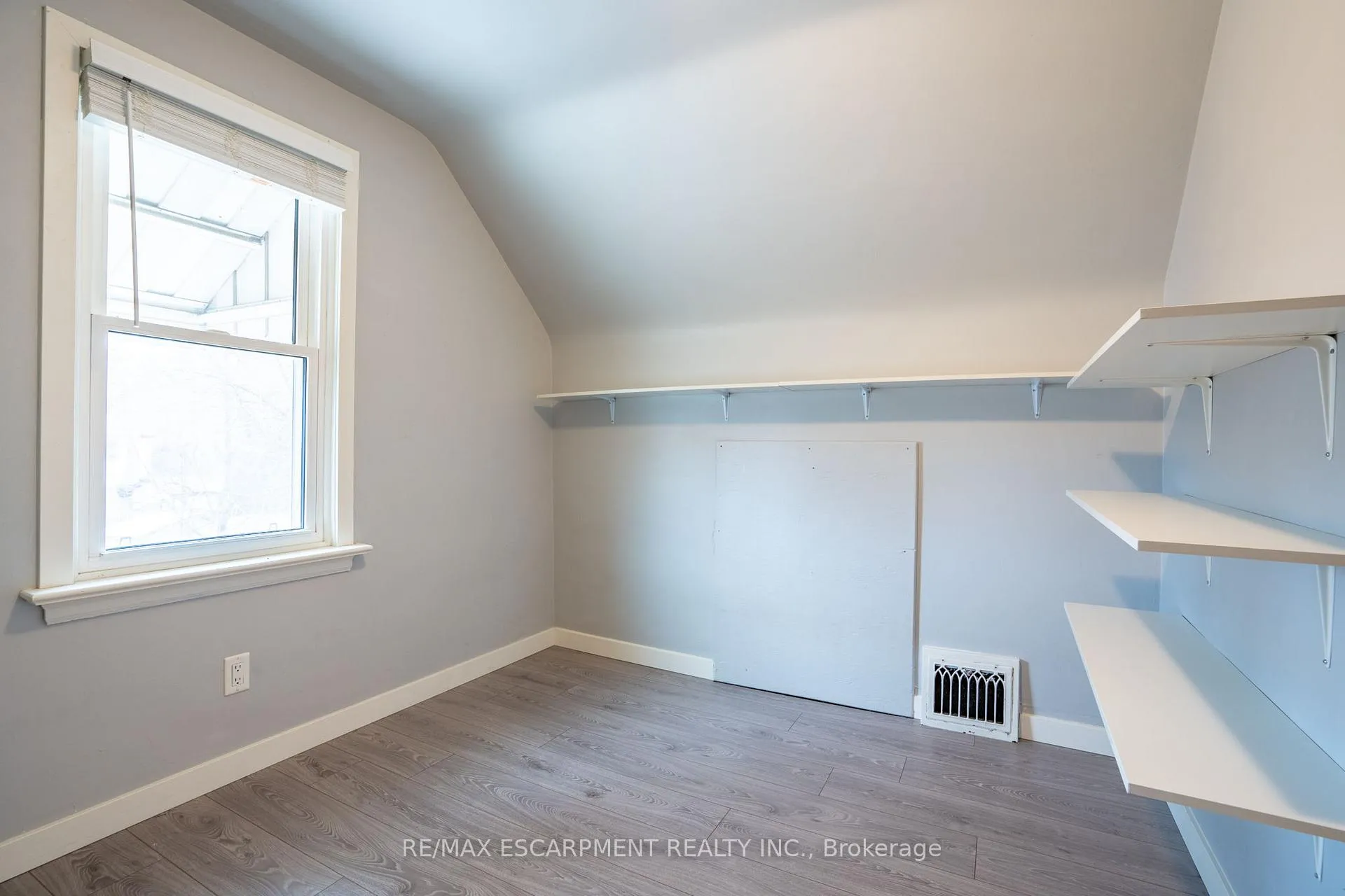 Photo 25 of 219 Rodgers Road, Hamilton, Bartonville — HOMEH