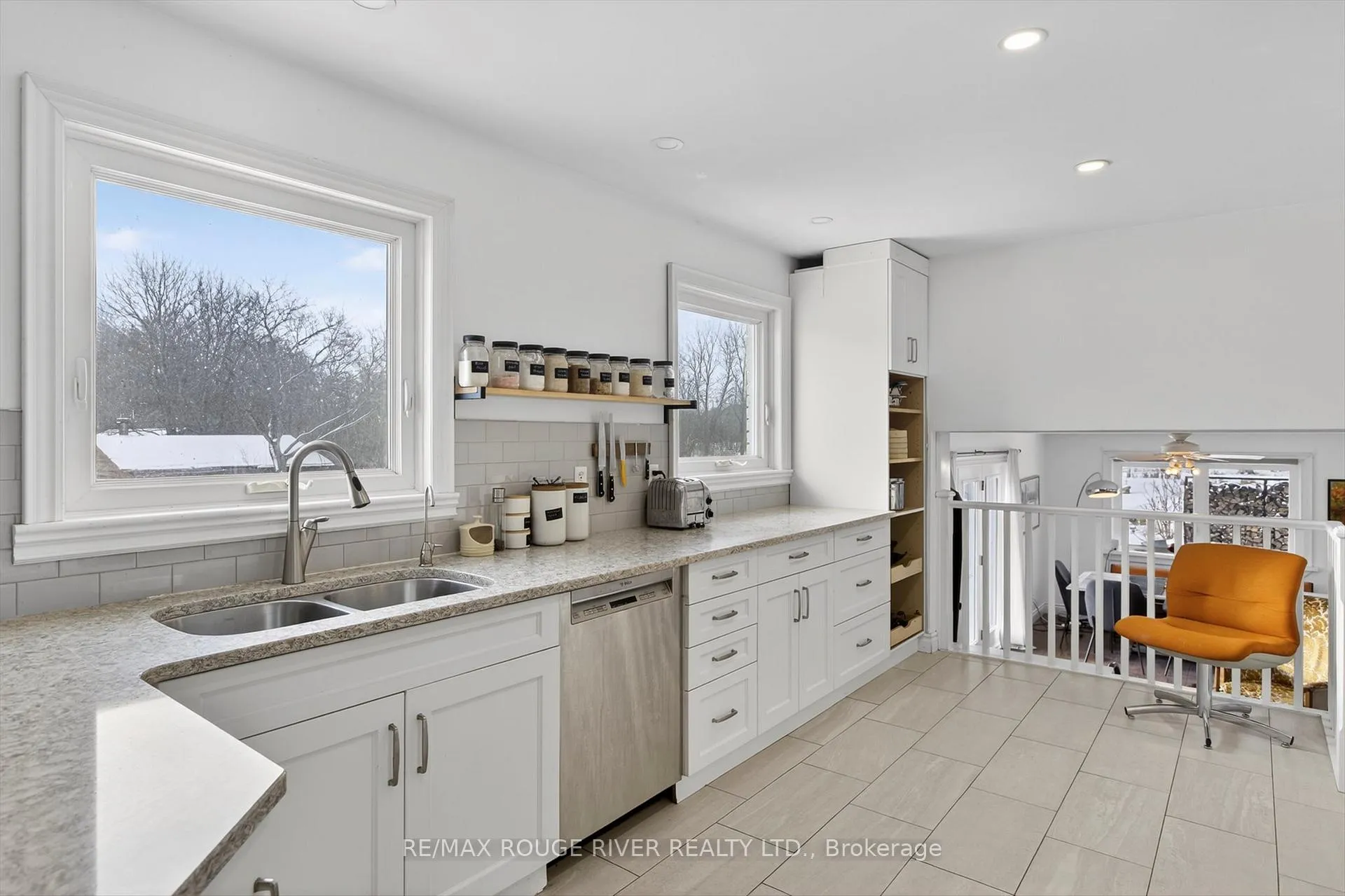 Photo 10 of 2401 15TH Line, Selwyn — HOMEH