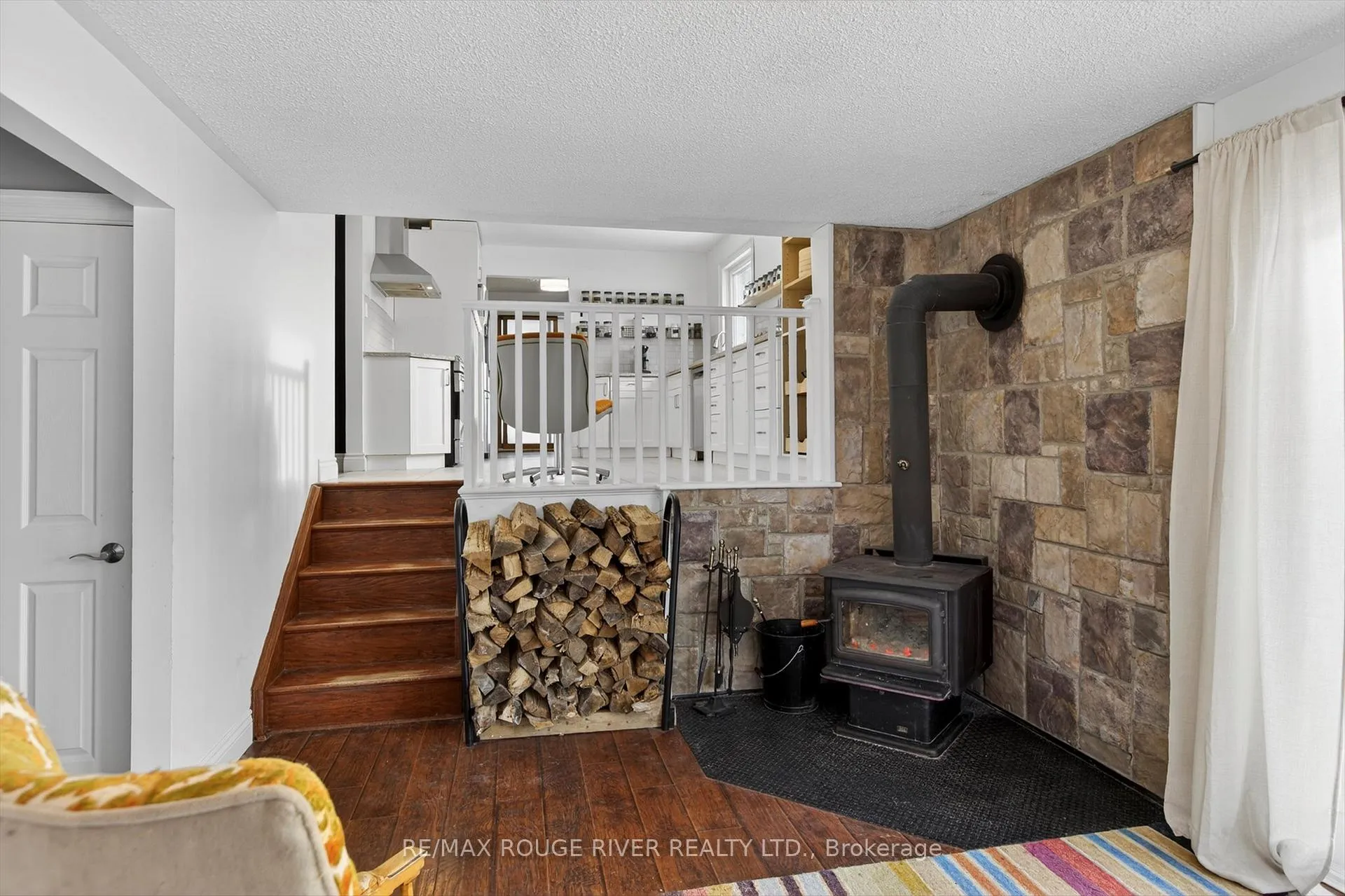 Photo 14 of 2401 15TH Line, Selwyn — HOMEH