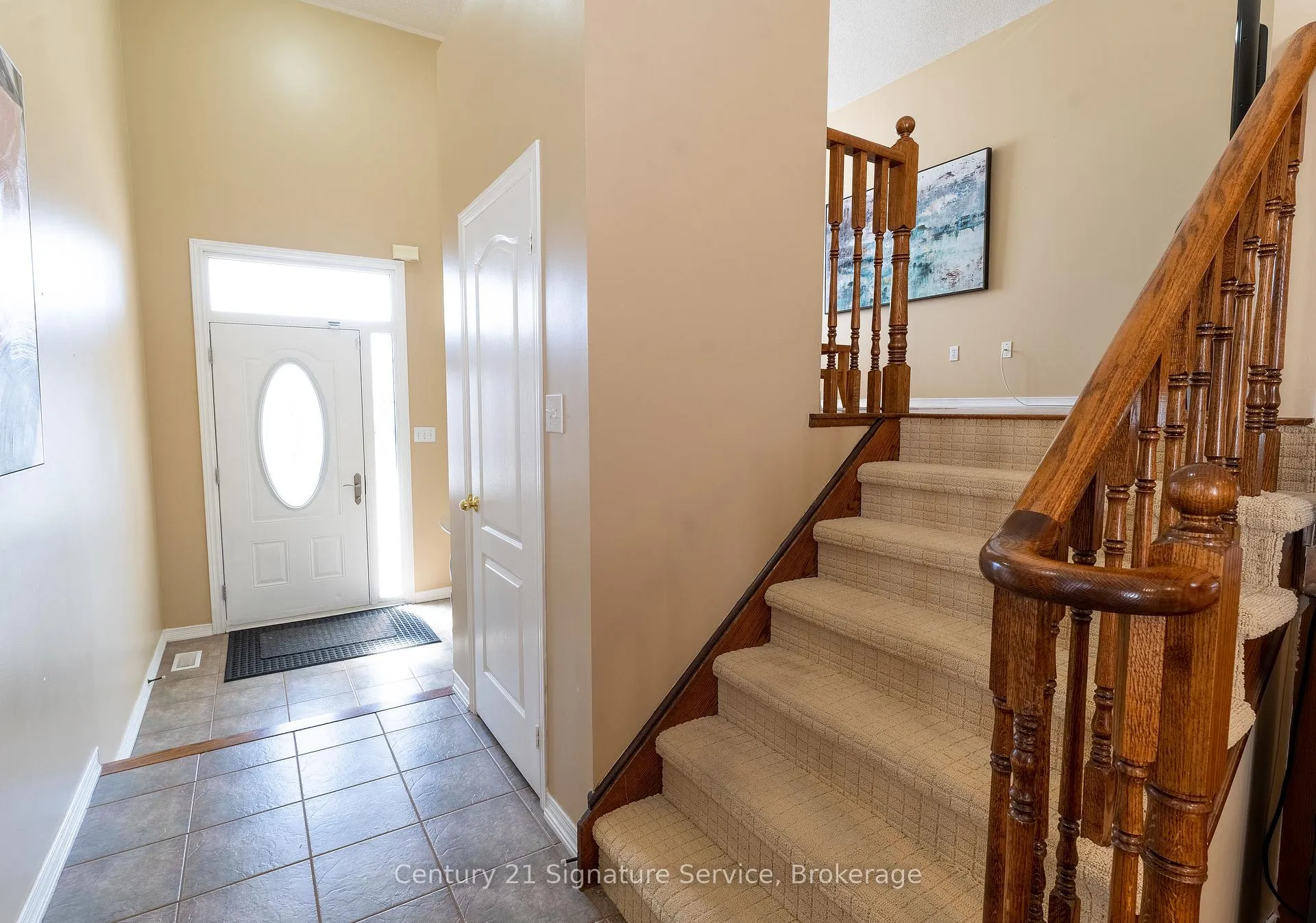 Photo 4 of 37 Newark Way, Brampton, Fletcher's Meadow — HOMEH