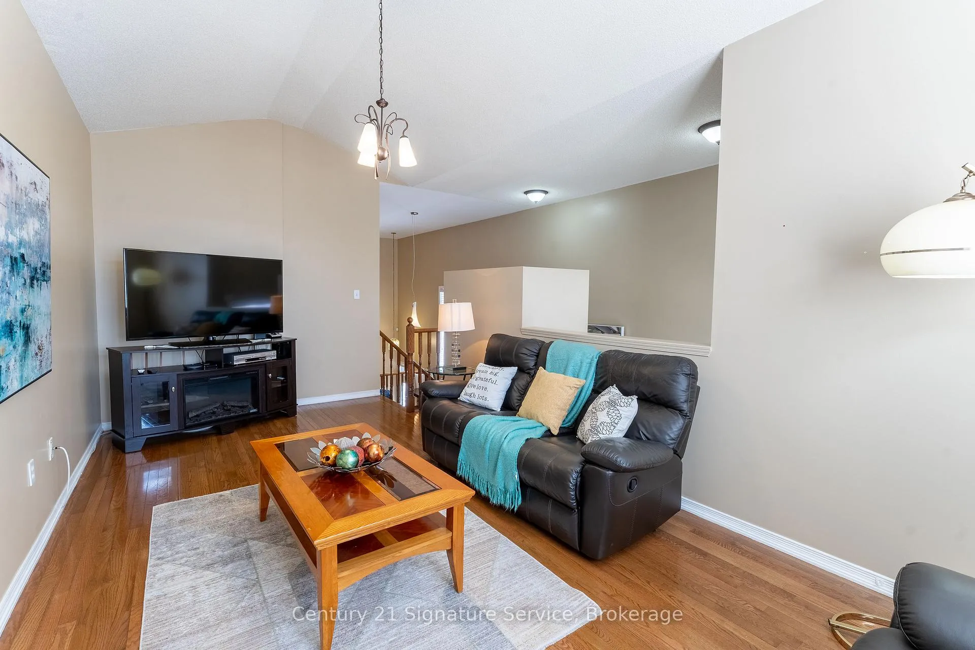 Photo 7 of 37 Newark Way, Brampton, Fletcher's Meadow — HOMEH