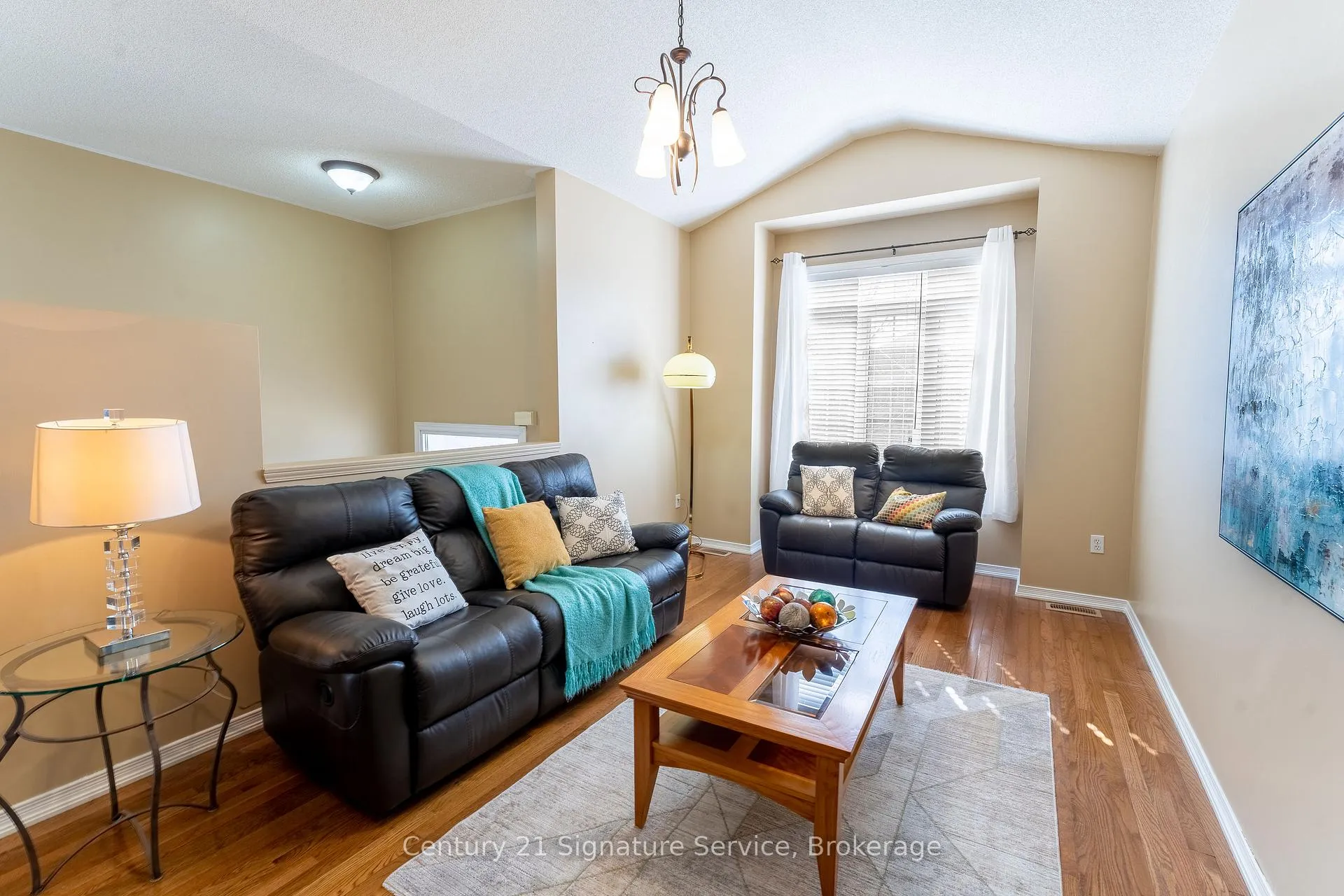 Photo 8 of 37 Newark Way, Brampton, Fletcher's Meadow — HOMEH