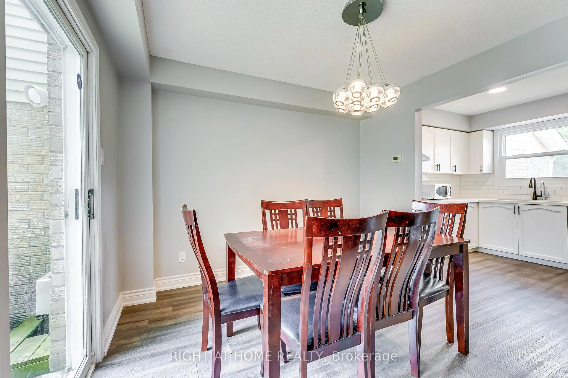 Photo 12 of 68 Middlemiss Cres, Cambridge — HOMEH