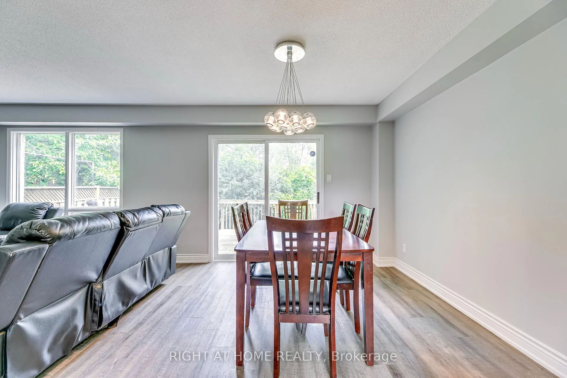 Photo 13 of 68 Middlemiss Cres, Cambridge — HOMEH
