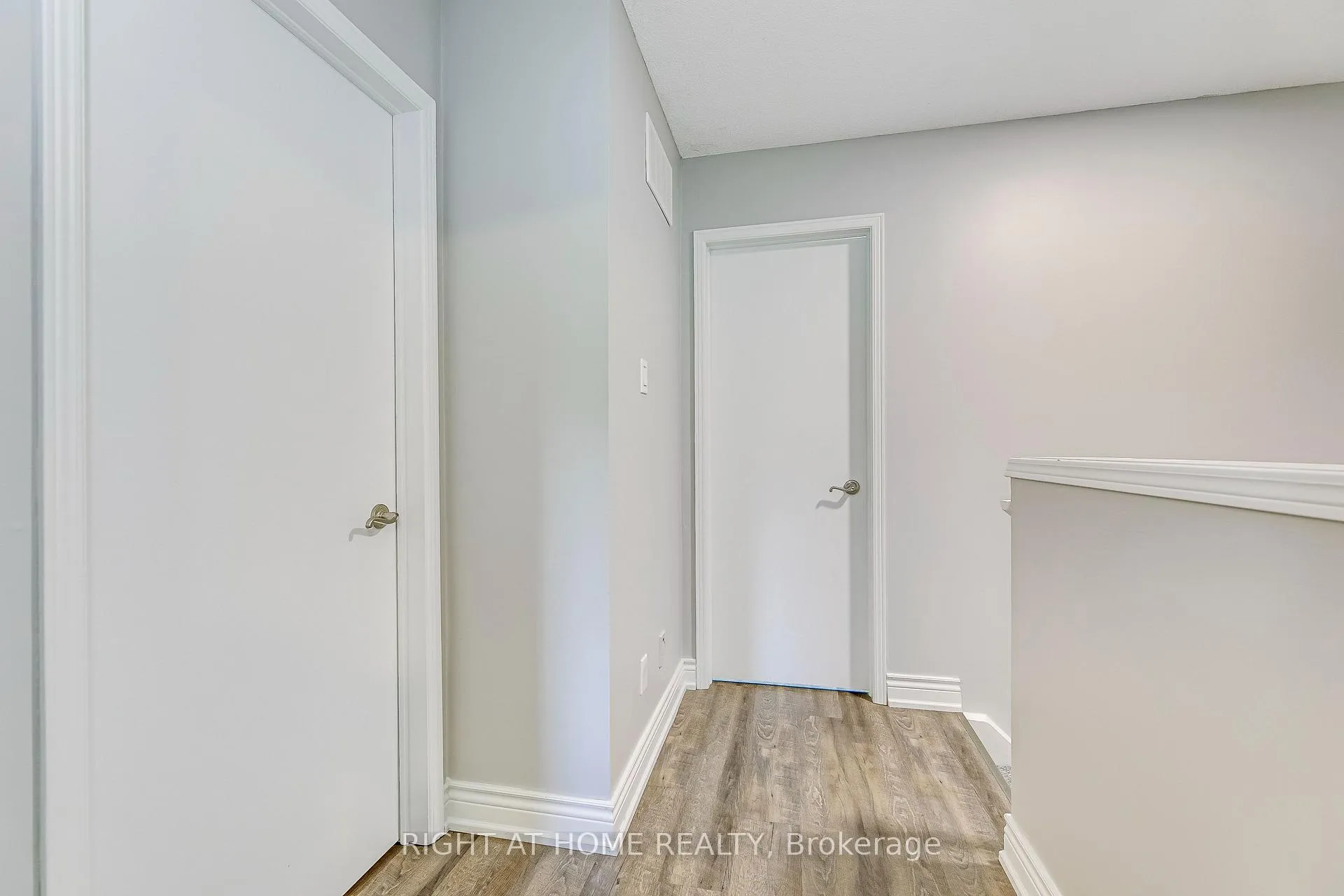 Photo 23 of 68 Middlemiss Cres, Cambridge — HOMEH