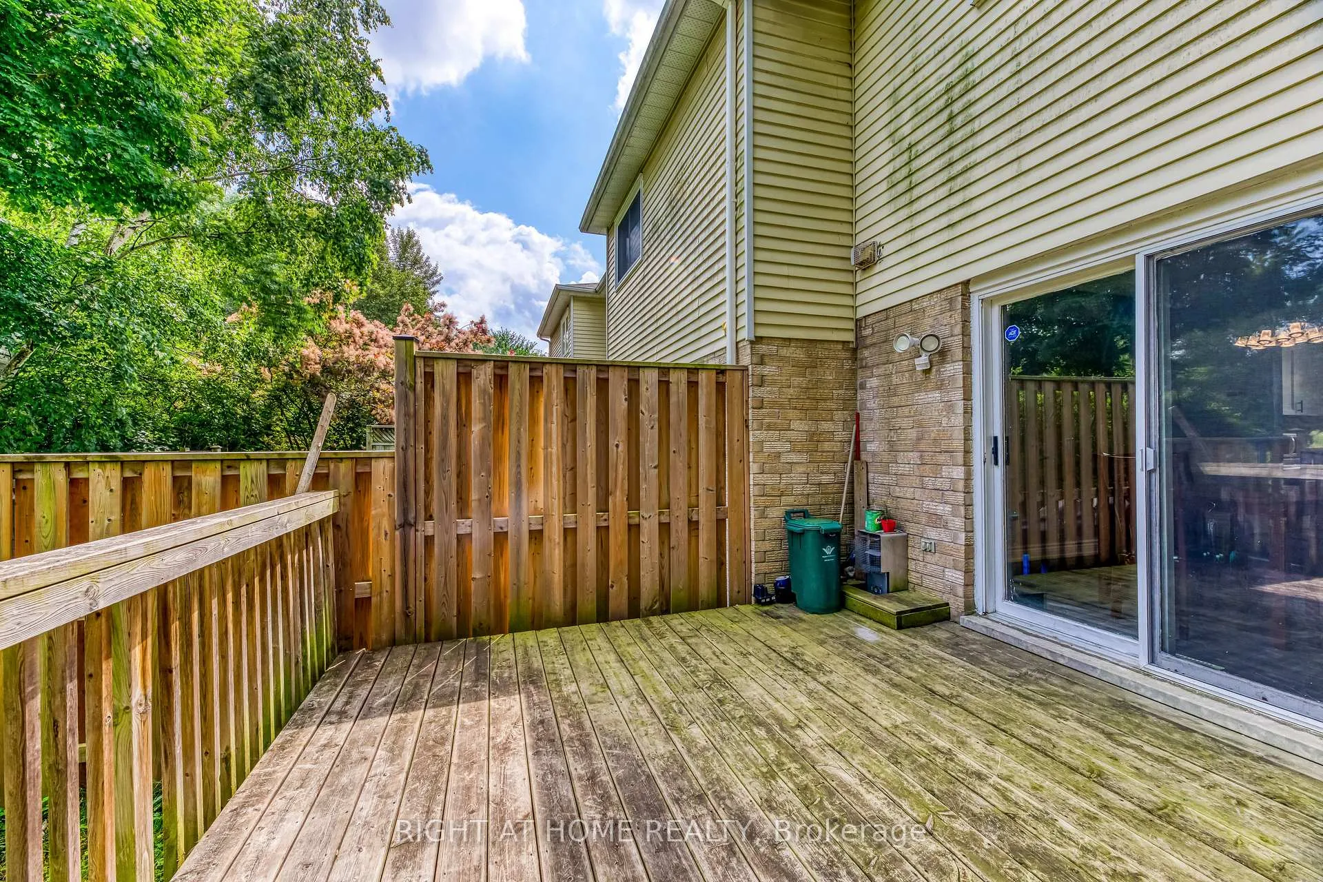 Photo 41 of 68 Middlemiss Cres, Cambridge — HOMEH