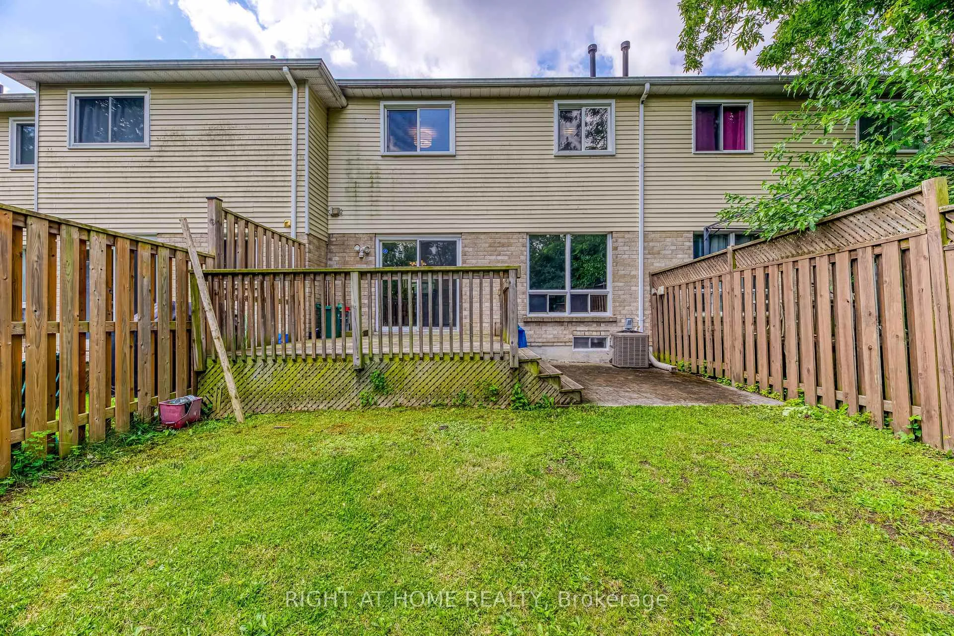 Photo 43 of 68 Middlemiss Cres, Cambridge — HOMEH