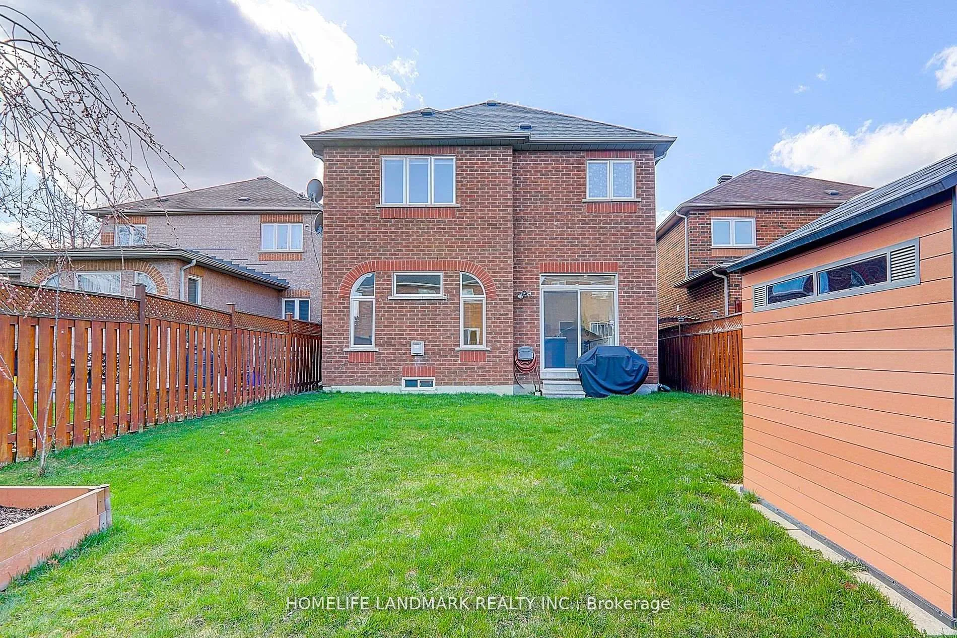 Photo 2 of 51 White Cedar Drive, Markham, Legacy — HOMEH