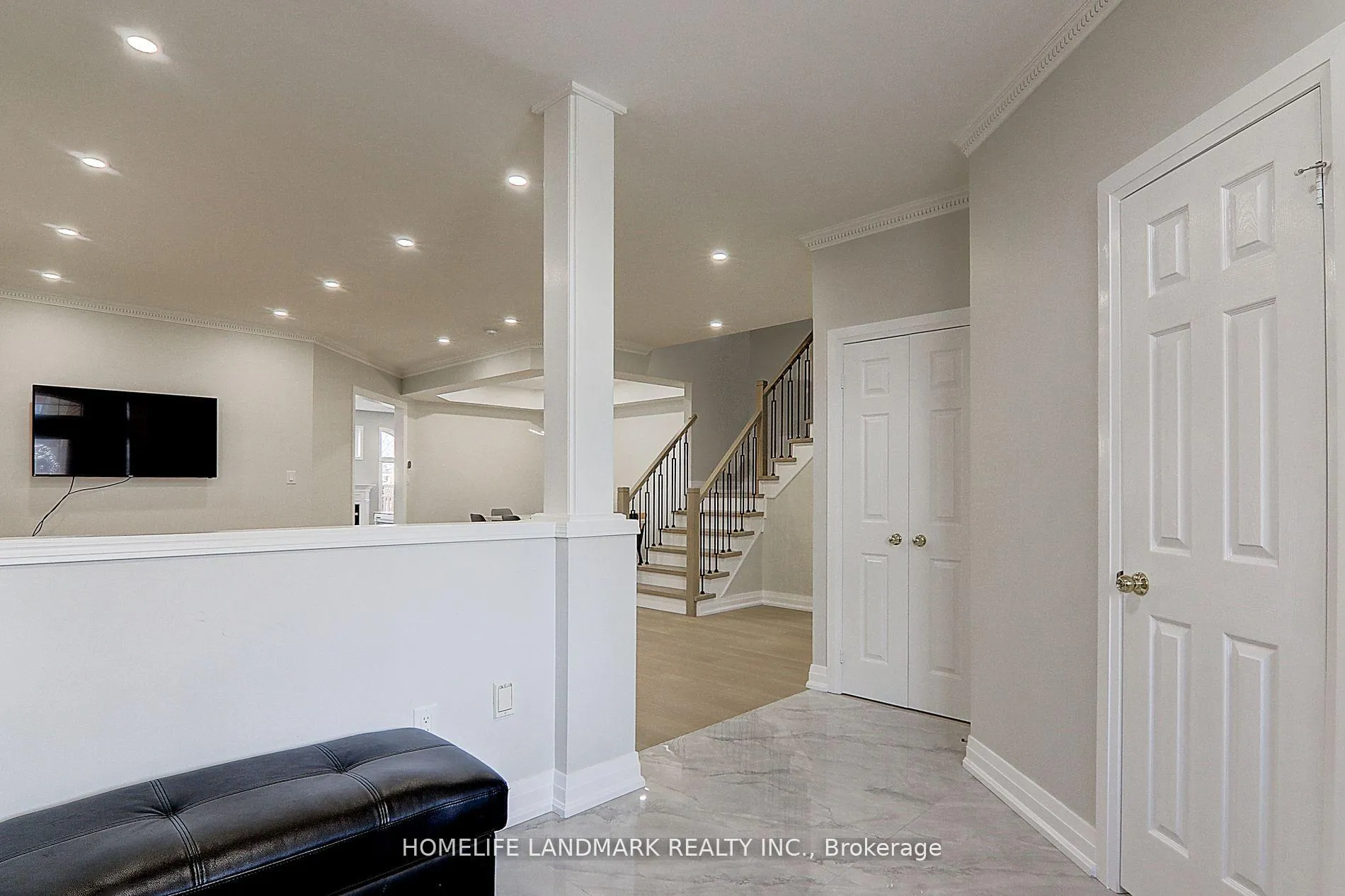 Photo 3 of 51 White Cedar Drive, Markham, Legacy — HOMEH