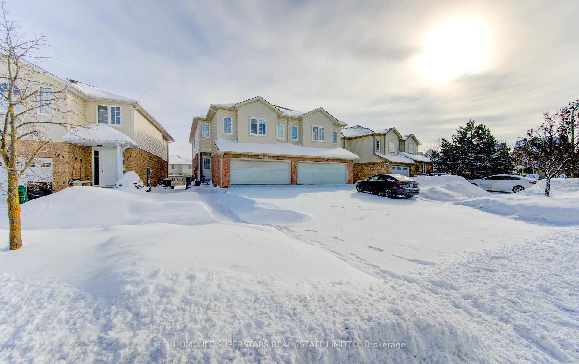 Photo 2 of 148 Snowdrop Crescent, Kitchener, Larentian West — HOMEH