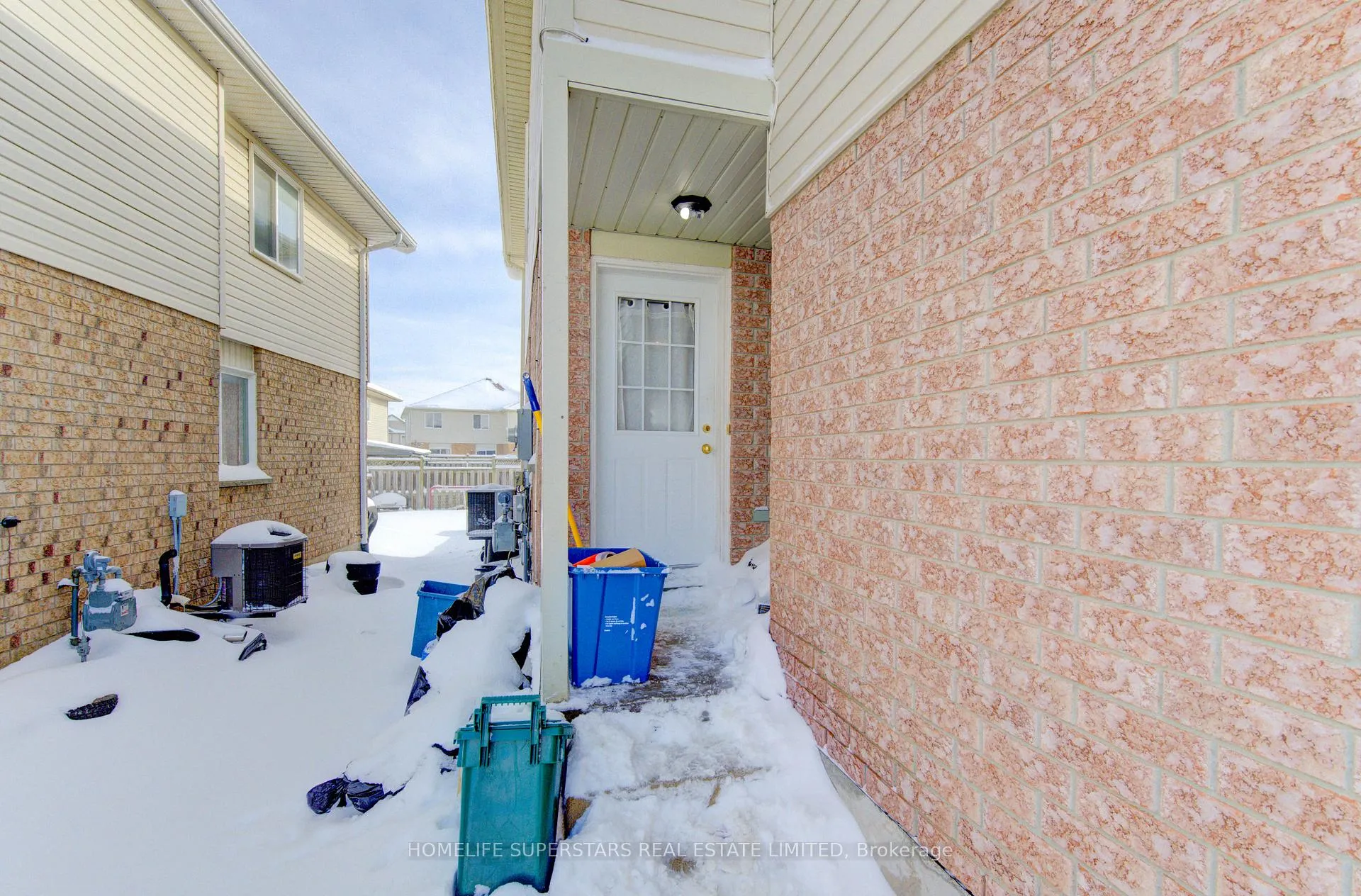 Photo 4 of 148 Snowdrop Crescent, Kitchener, Larentian West — HOMEH