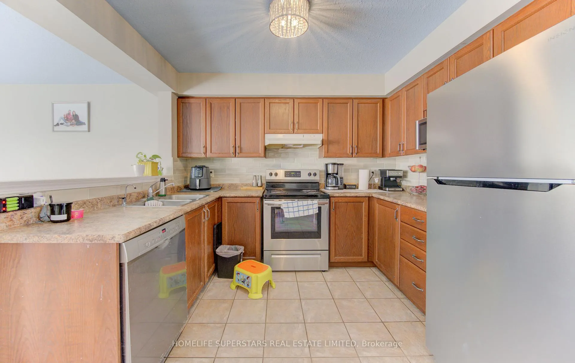 Photo 9 of 148 Snowdrop Crescent, Kitchener, Larentian West — HOMEH