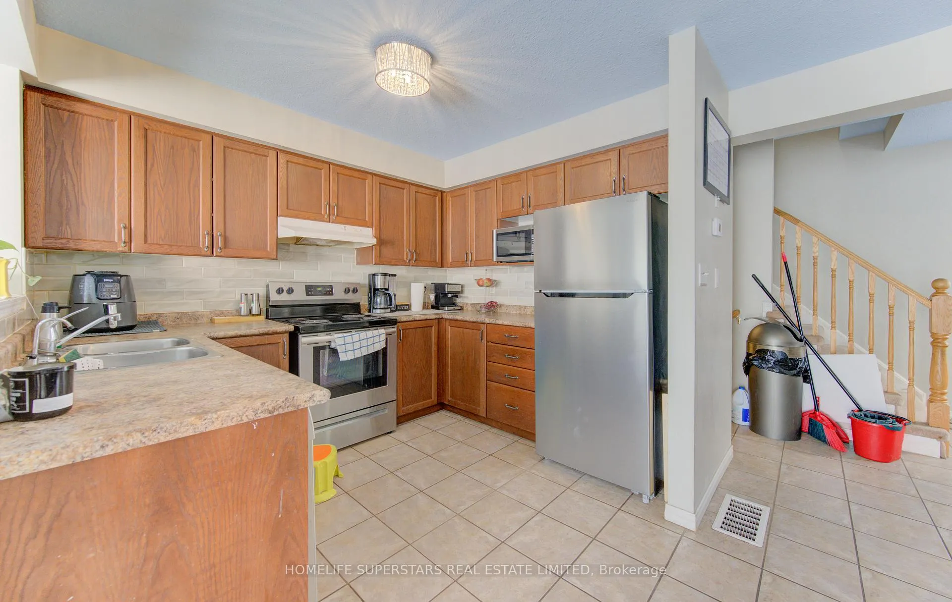 Photo 10 of 148 Snowdrop Crescent, Kitchener, Larentian West — HOMEH