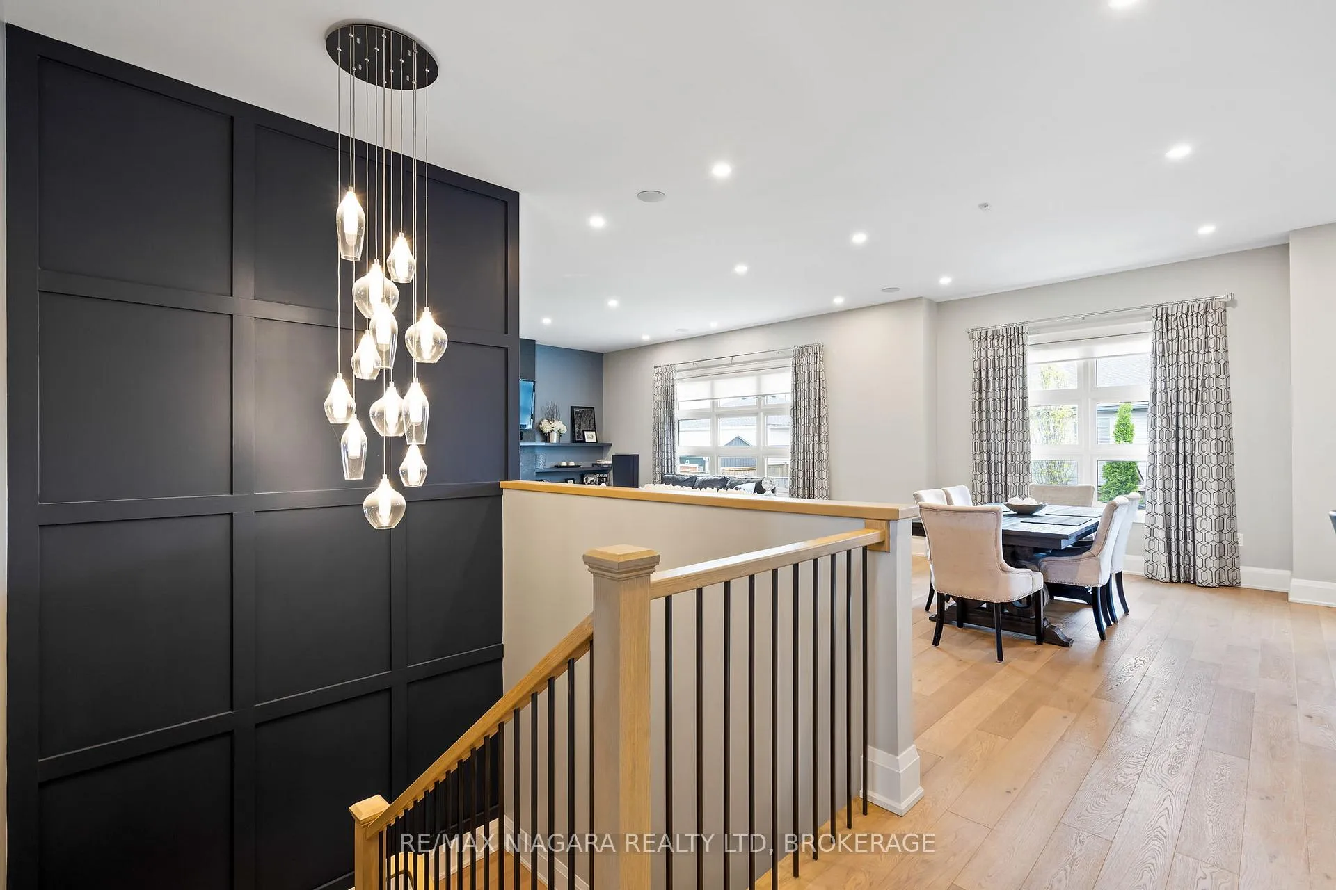 Photo 3 of 13 Francesco Crescent, St. Catharines, Rykert/Vansickle — HOMEH