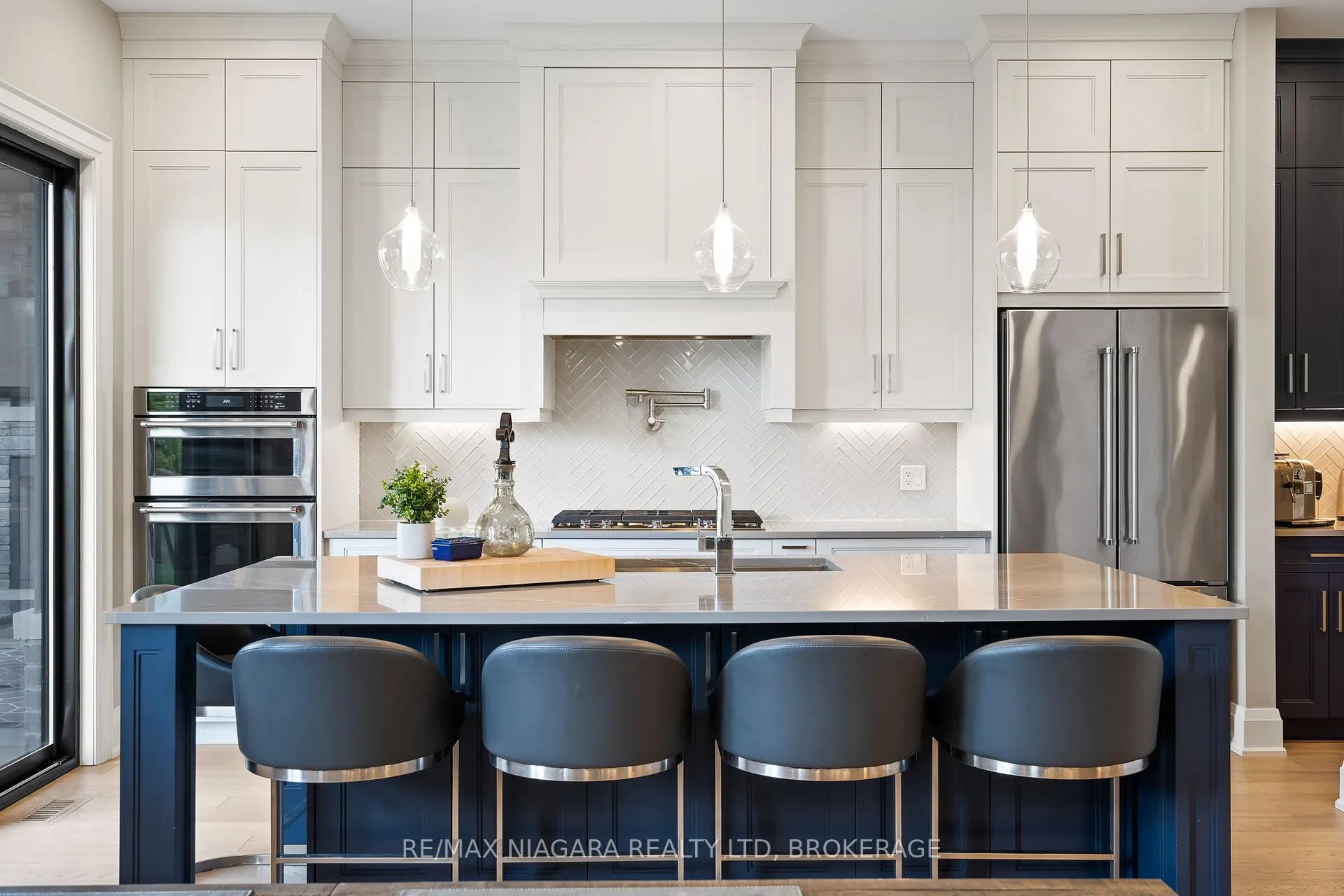 Photo 4 of 13 Francesco Crescent, St. Catharines, Rykert/Vansickle — HOMEH