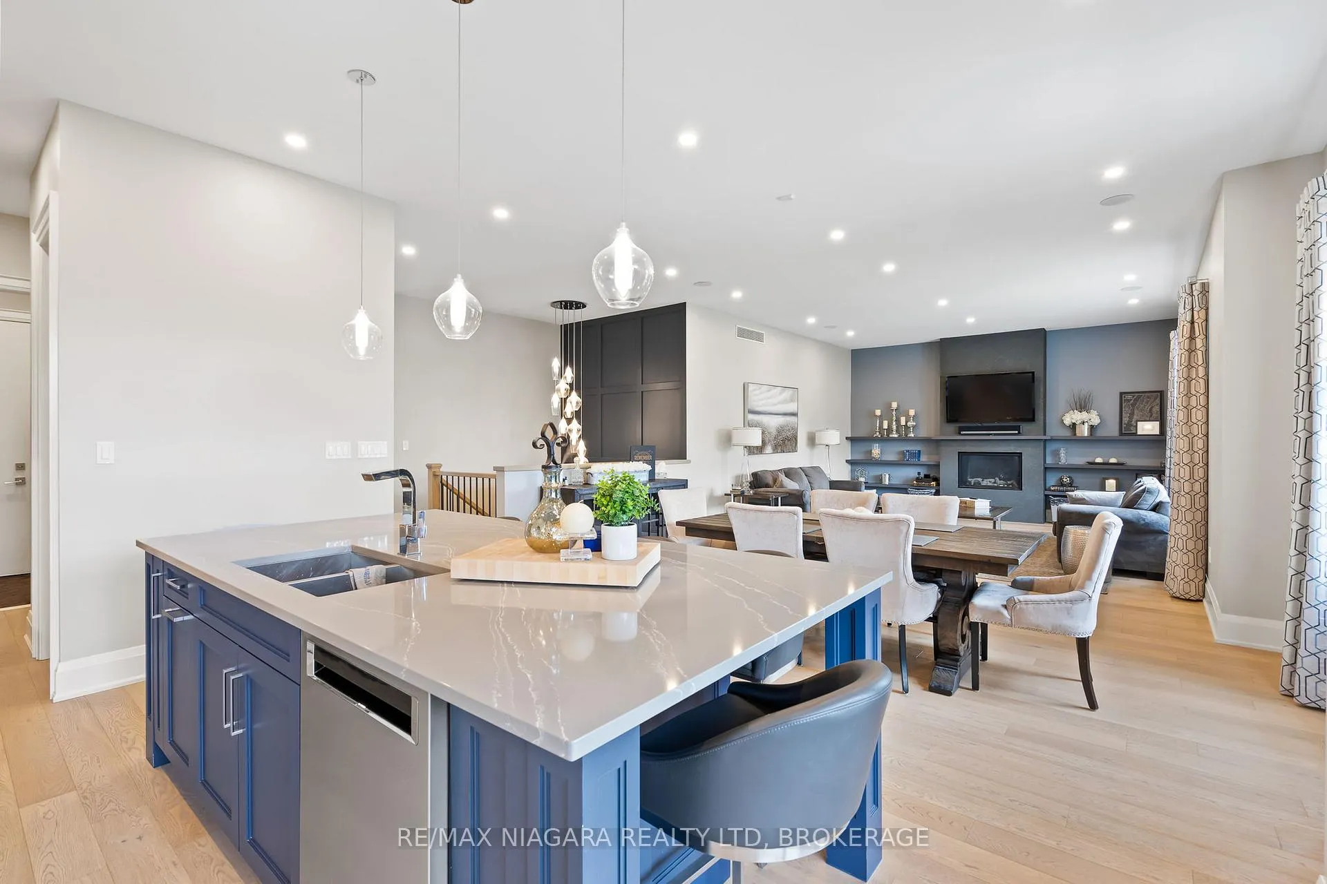 Photo 5 of 13 Francesco Crescent, St. Catharines, Rykert/Vansickle — HOMEH