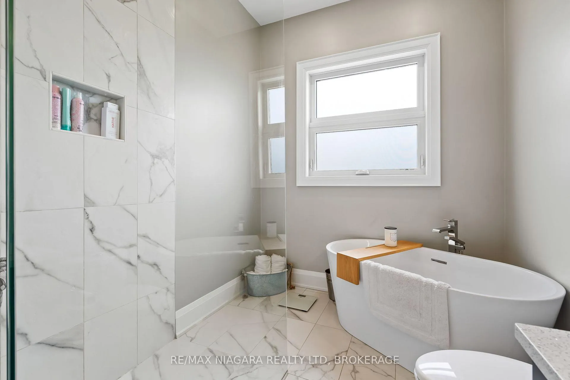 Photo 12 of 13 Francesco Crescent, St. Catharines, Rykert/Vansickle — HOMEH