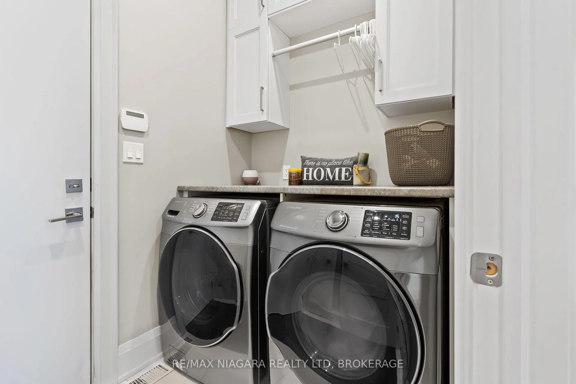 Photo 17 of 13 Francesco Crescent, St. Catharines, Rykert/Vansickle — HOMEH