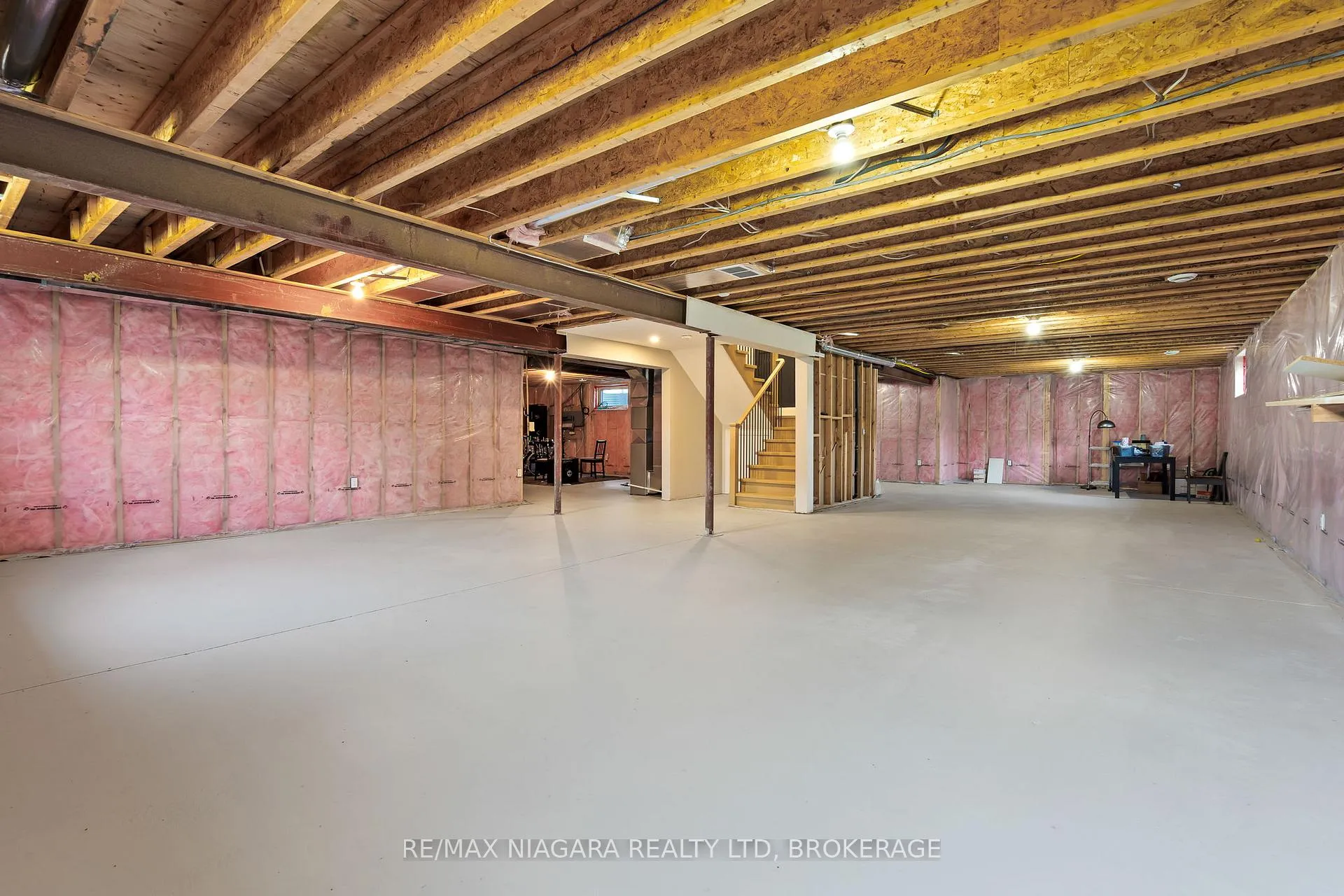 Photo 18 of 13 Francesco Crescent, St. Catharines, Rykert/Vansickle — HOMEH
