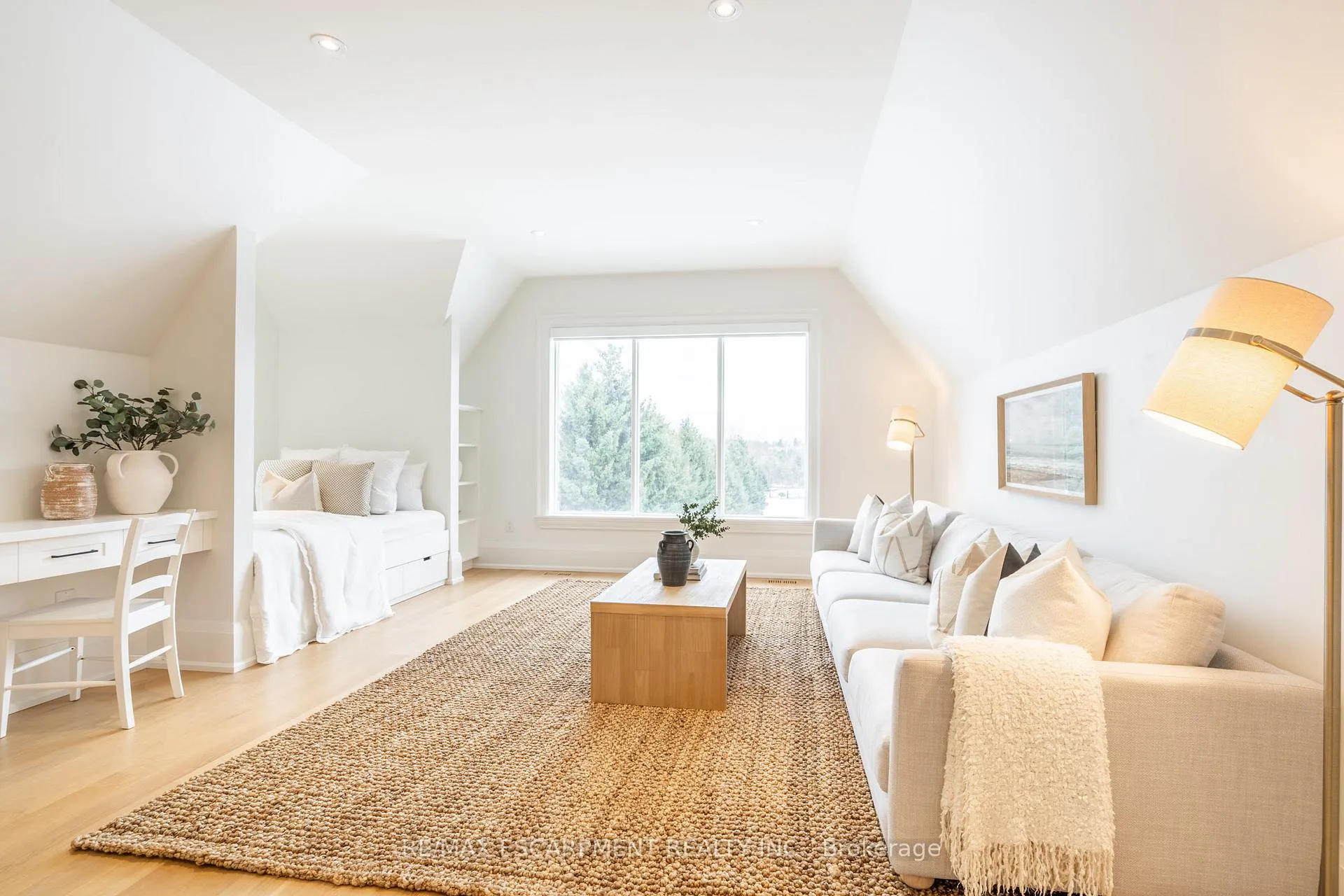 Photo 25 of 302 Carlisle Road, Hamilton, Carlisle — HOMEH
