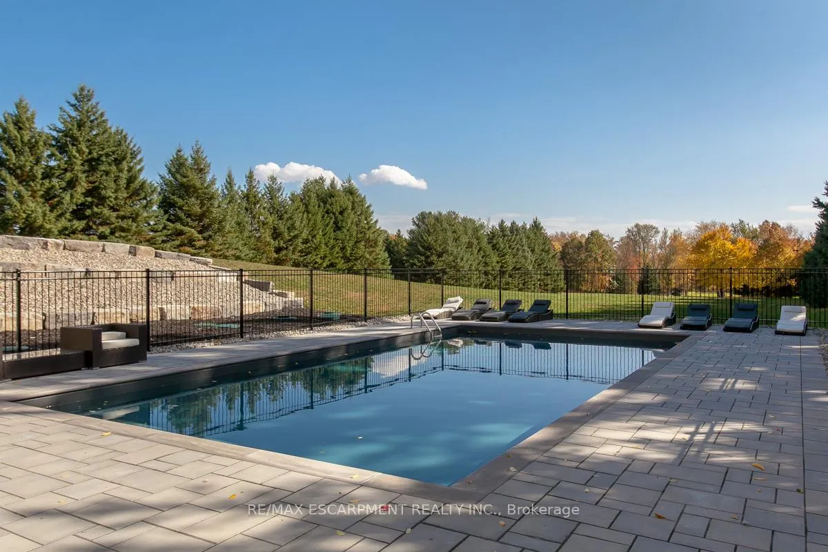 Photo 34 of 302 Carlisle Road, Hamilton, Carlisle — HOMEH