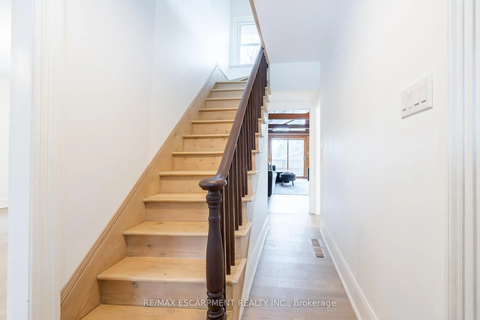 Photo 40 of 302 Carlisle Road, Hamilton, Carlisle — HOMEH