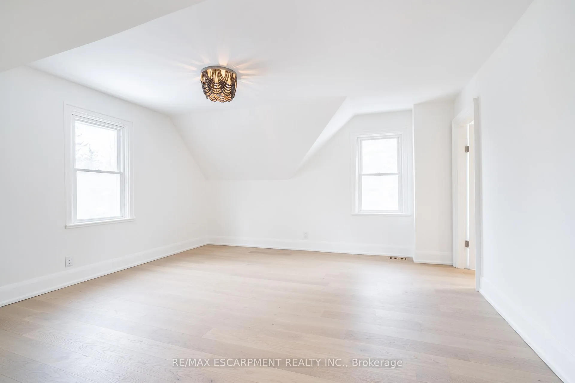 Photo 48 of 302 Carlisle Road, Hamilton, Carlisle — HOMEH