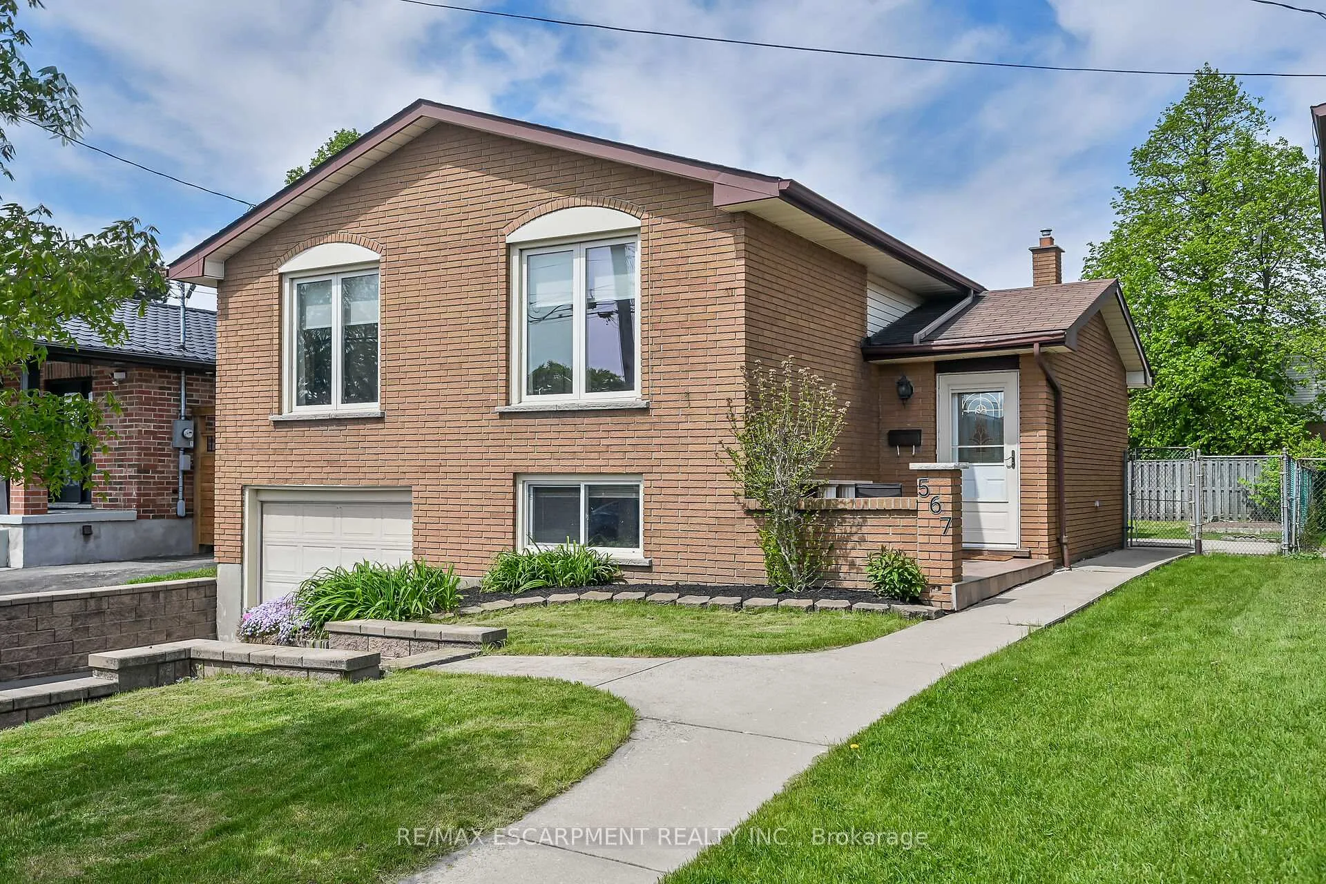 Photo 4 of 567 Queen Victoria Drive, Hamilton, Quinndale — HOMEH