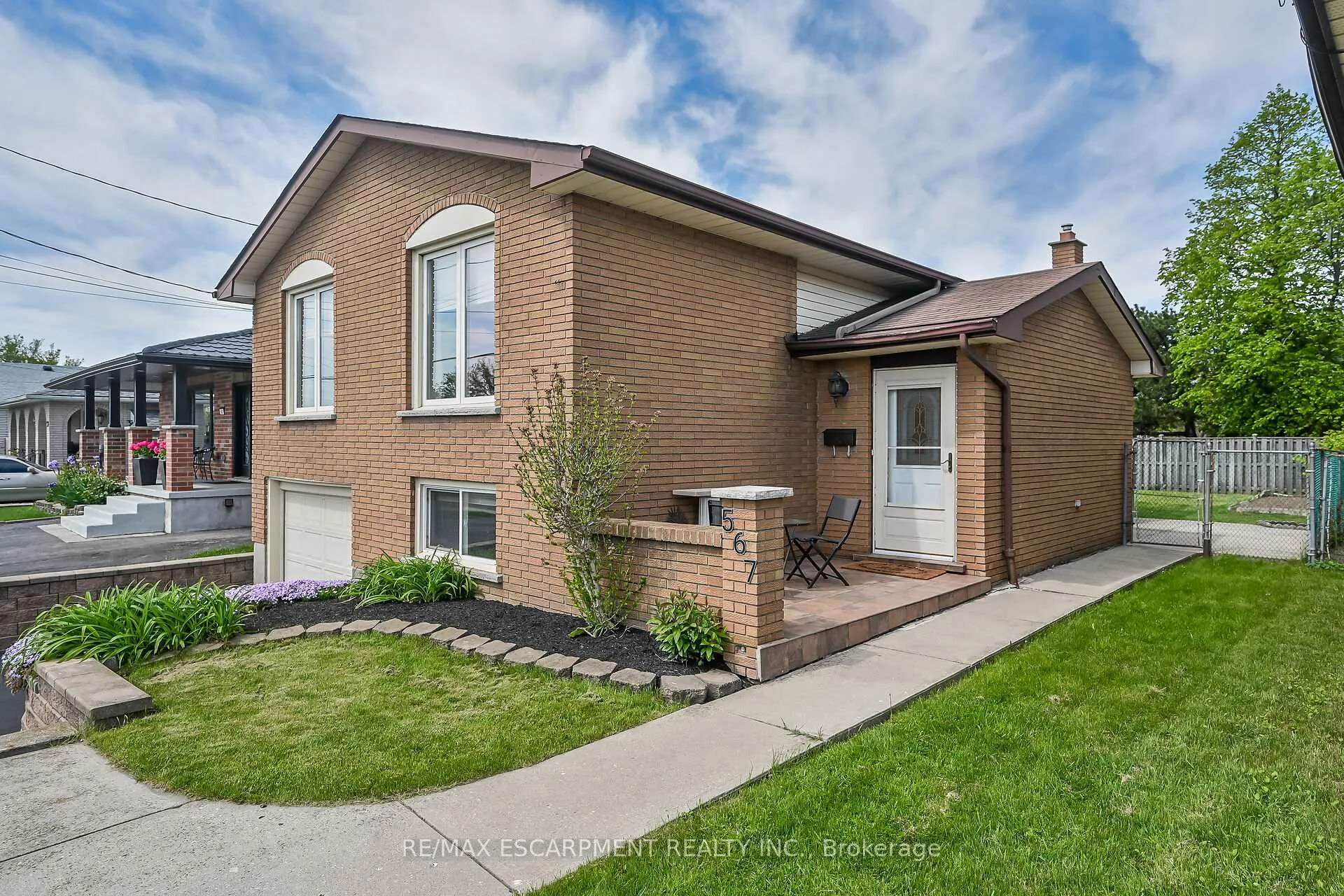 Photo 5 of 567 Queen Victoria Drive, Hamilton, Quinndale — HOMEH
