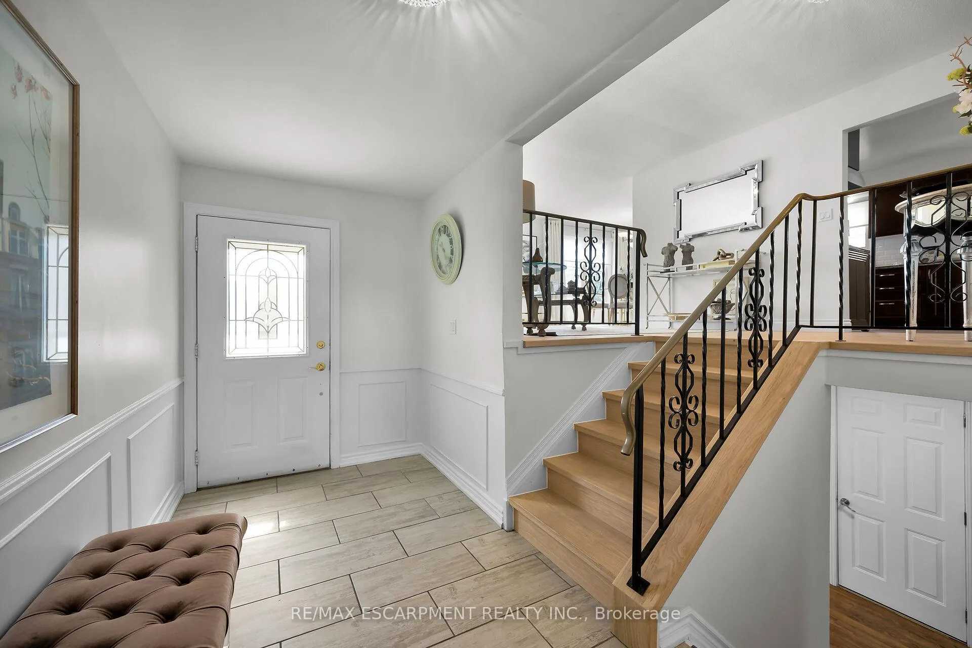 Photo 7 of 567 Queen Victoria Drive, Hamilton, Quinndale — HOMEH