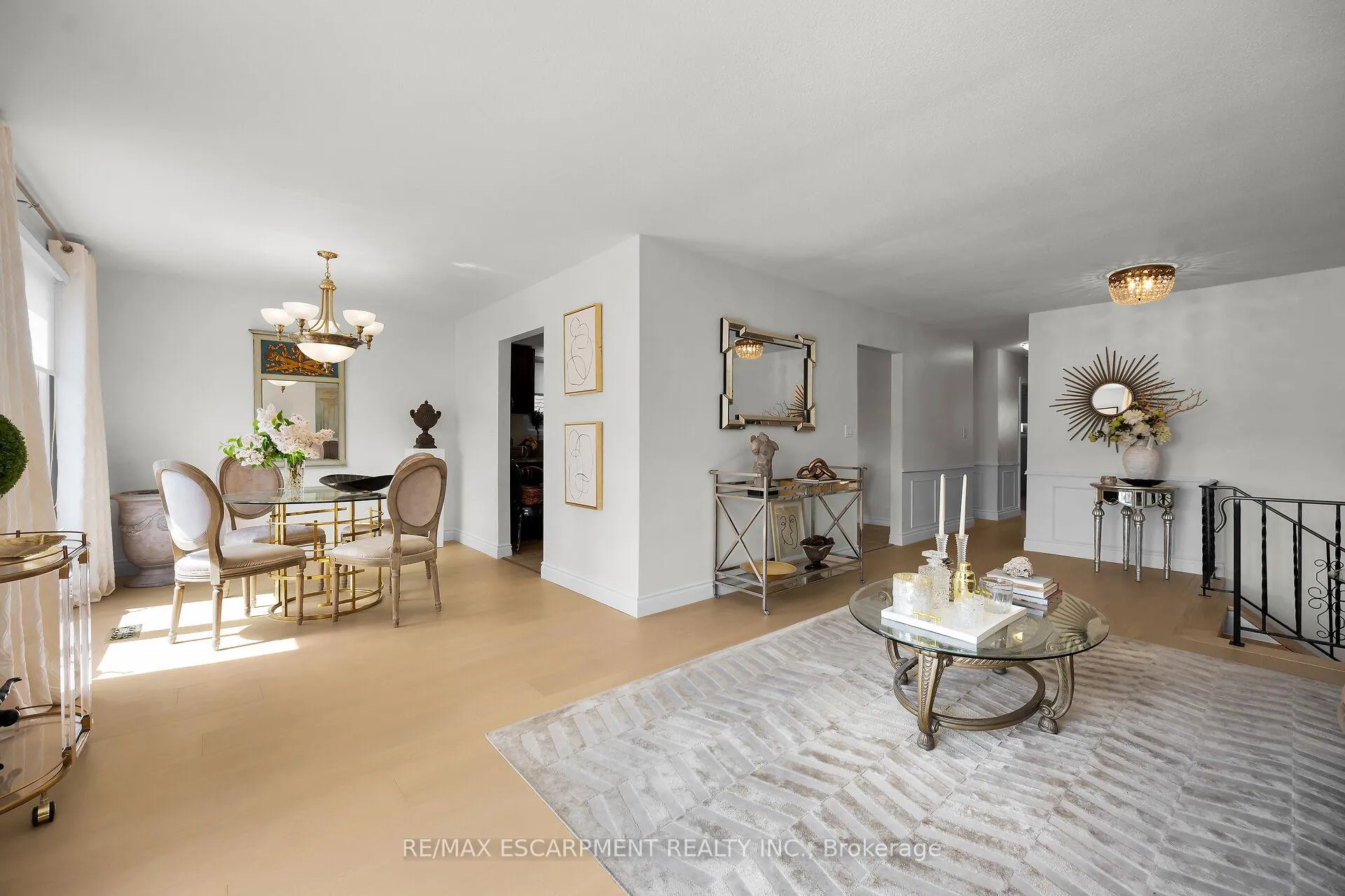 Photo 13 of 567 Queen Victoria Drive, Hamilton, Quinndale — HOMEH