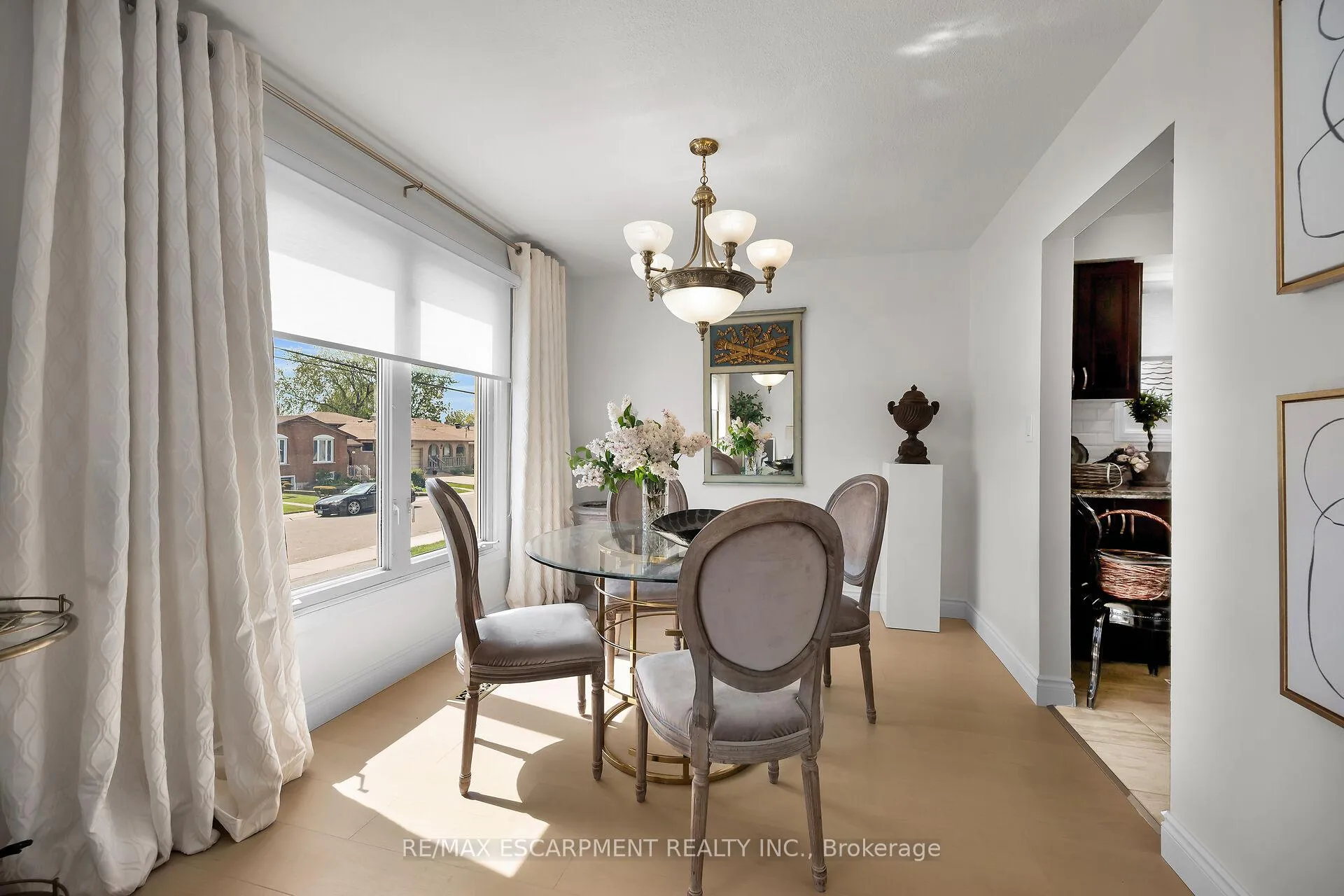 Photo 14 of 567 Queen Victoria Drive, Hamilton, Quinndale — HOMEH