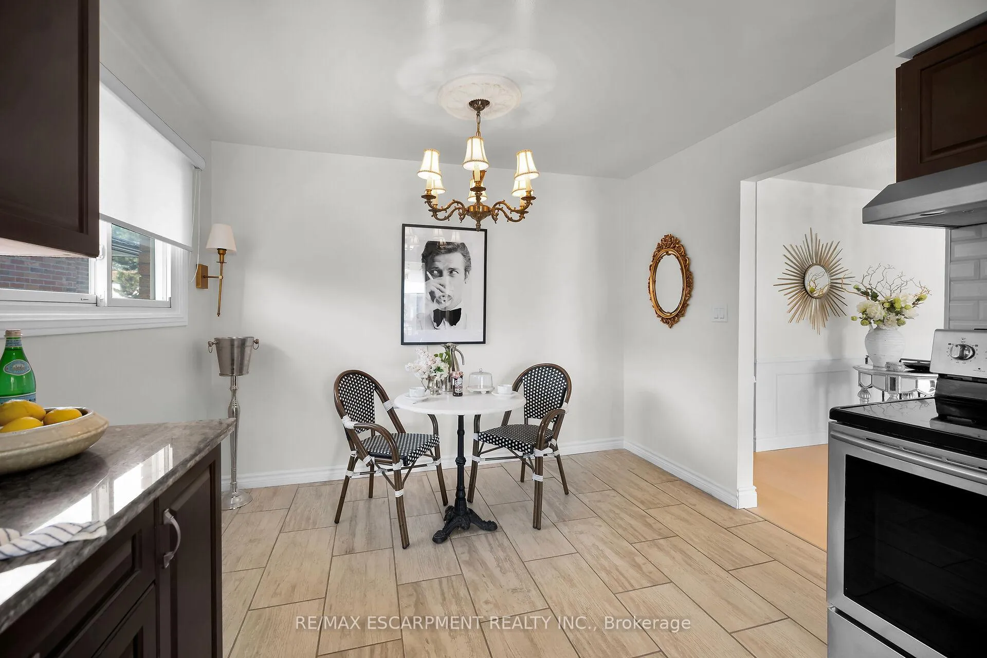 Photo 18 of 567 Queen Victoria Drive, Hamilton, Quinndale — HOMEH
