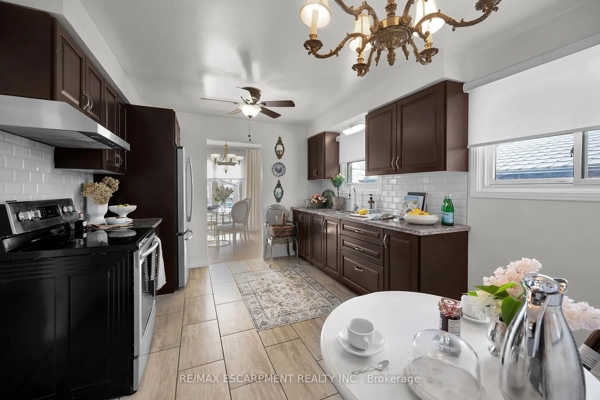 Photo 20 of 567 Queen Victoria Drive, Hamilton, Quinndale — HOMEH