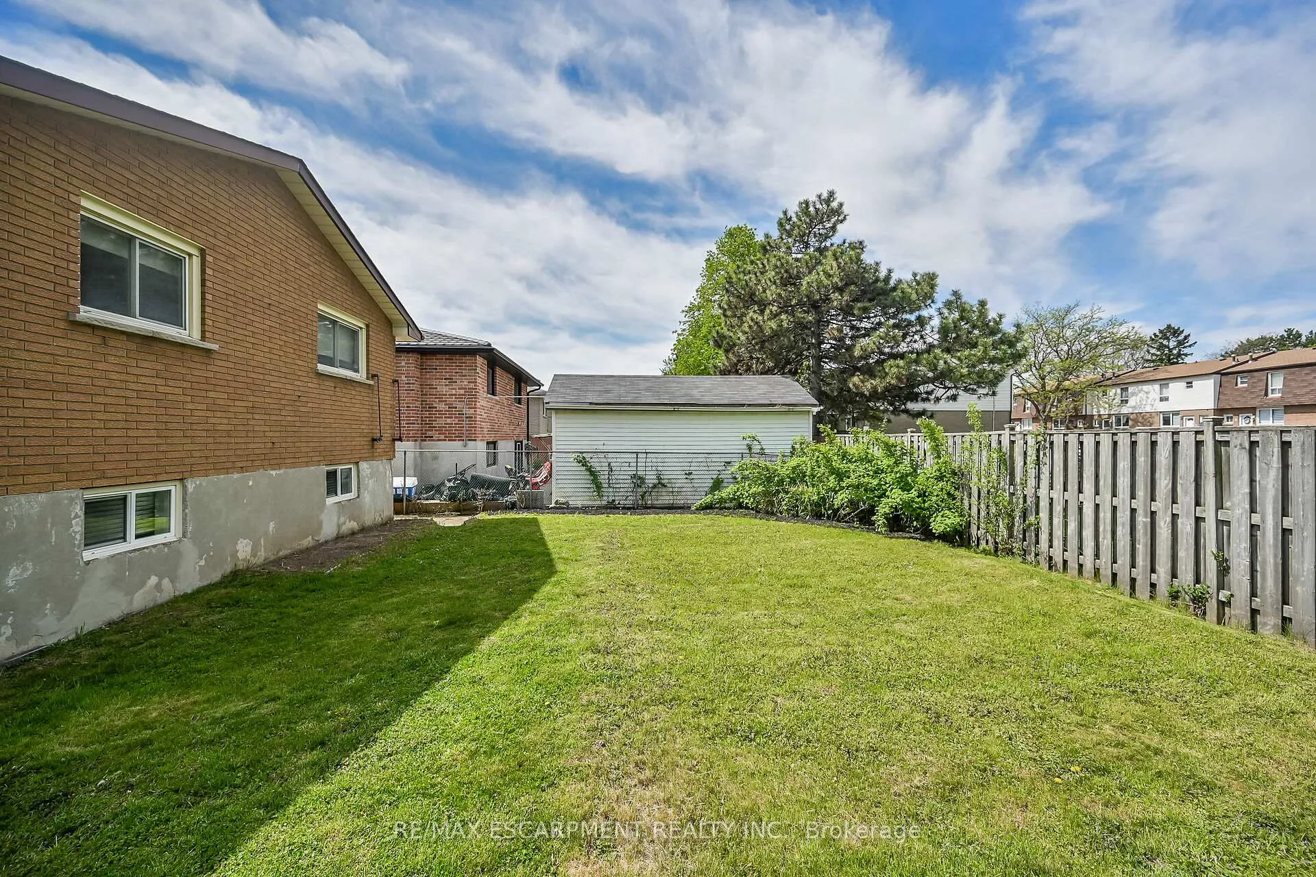 Photo 44 of 567 Queen Victoria Drive, Hamilton, Quinndale — HOMEH
