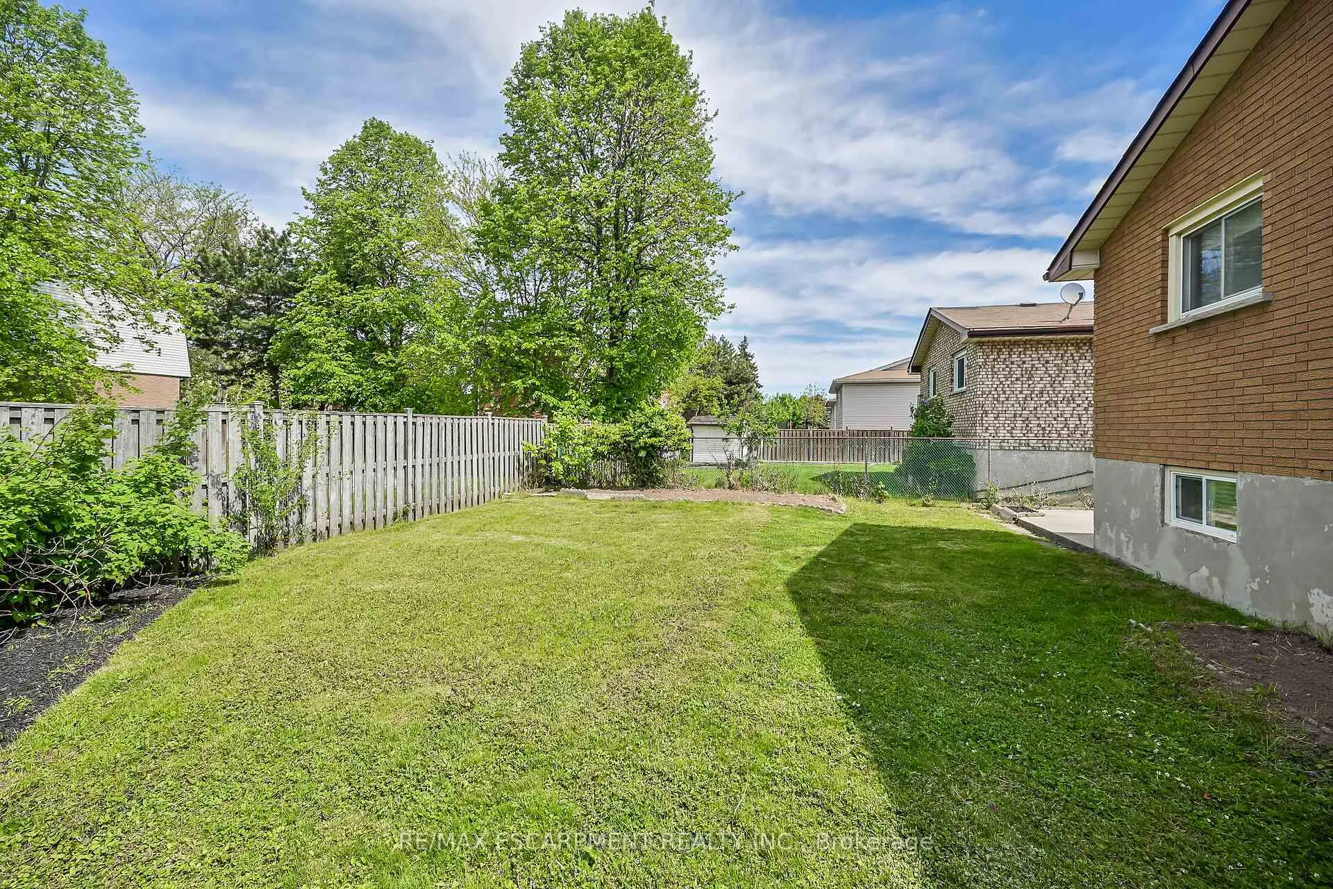 Photo 45 of 567 Queen Victoria Drive, Hamilton, Quinndale — HOMEH